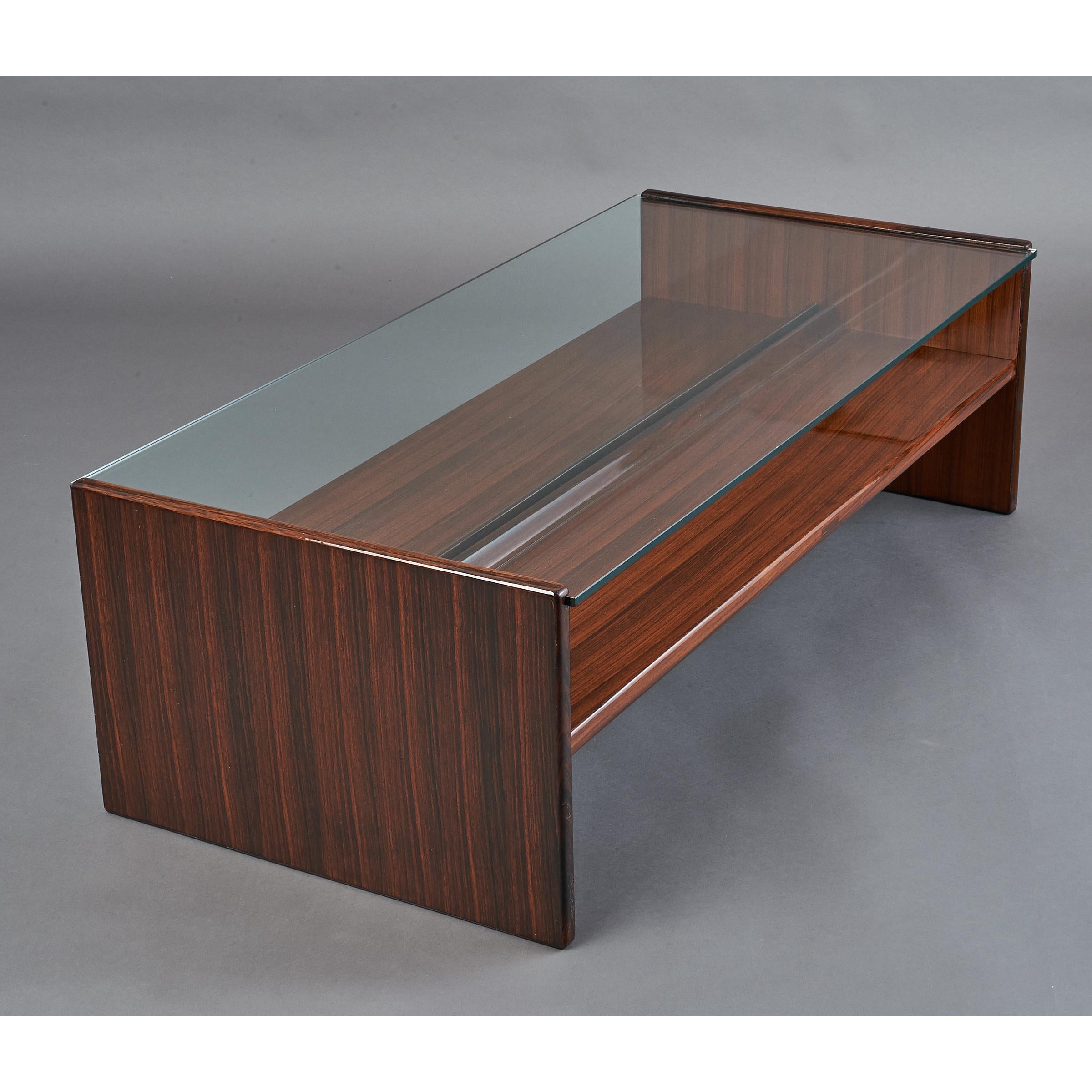 Important Polished Wood Coffee Table, Italy, 1970s In Good Condition In New York, NY