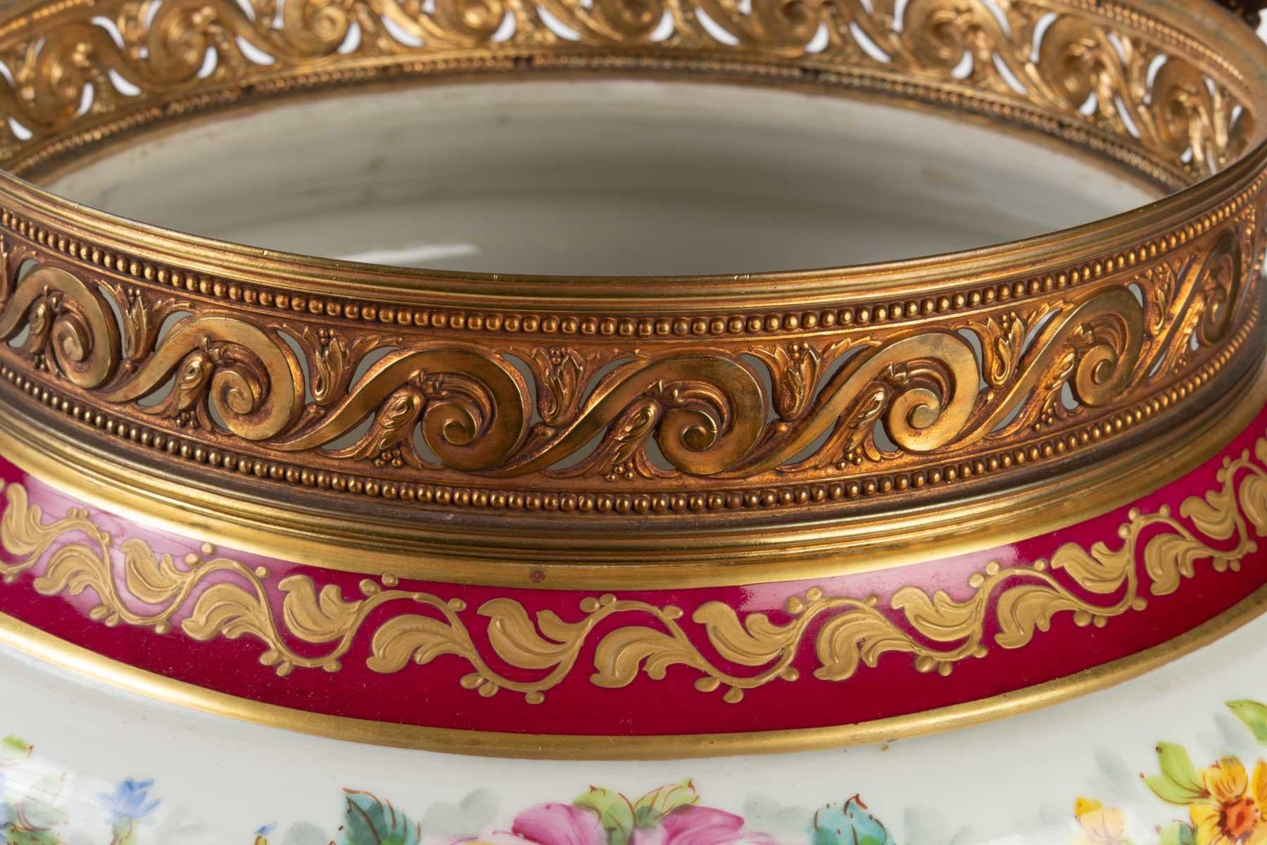 Important Porcelain Candy Box, Napoleon III, 19th Century 1