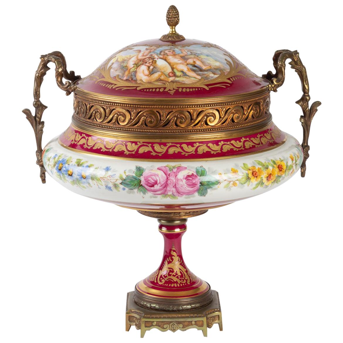 Important Porcelain Candy Box, Napoleon III, 19th Century