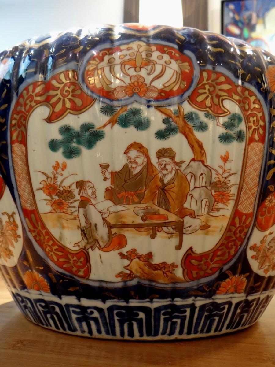 Japanese  Important Porcelain Pot of Japan Imari Decoration Late 19th Century For Sale