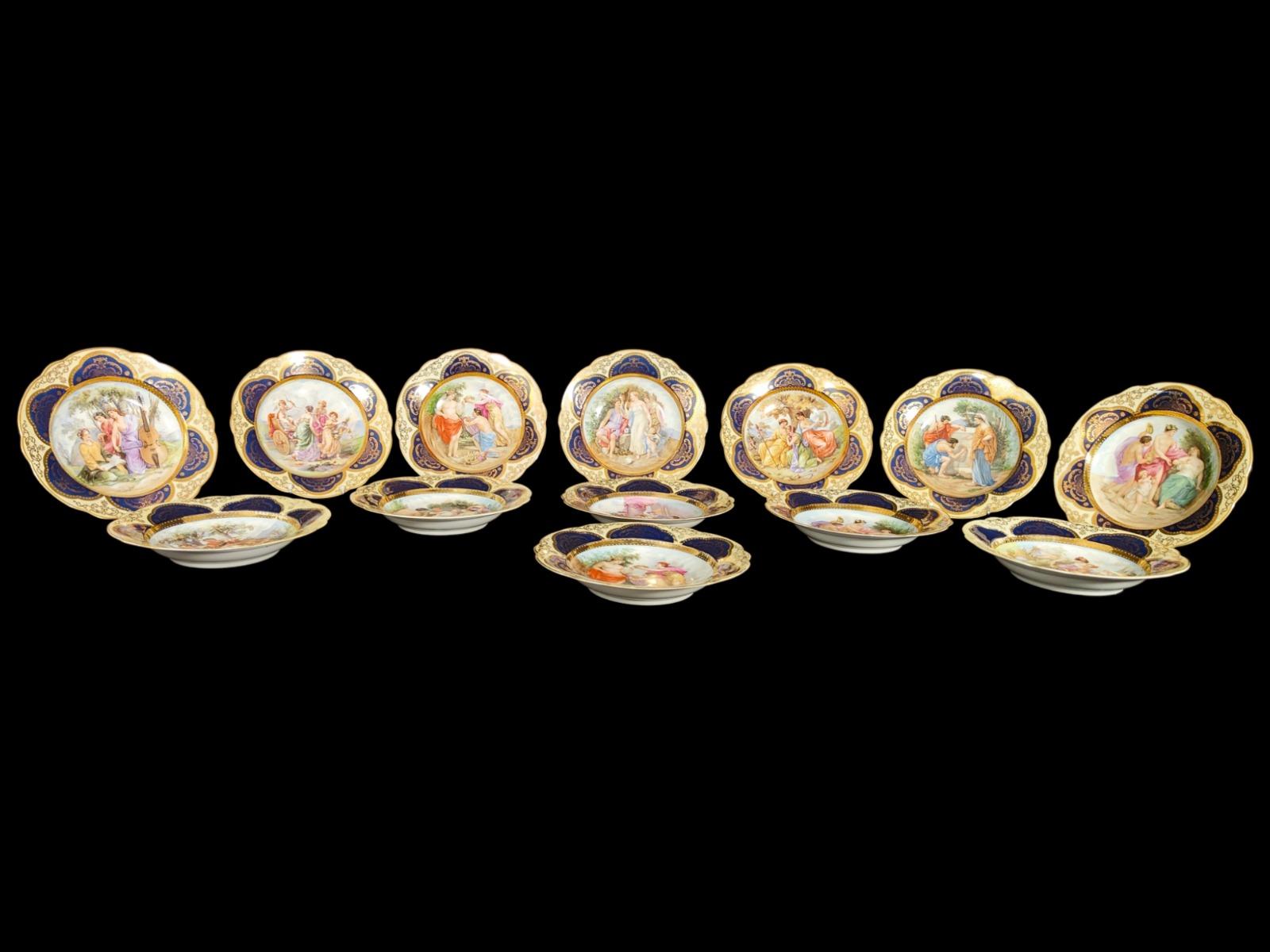 Porzellan-Tischgeschirr aus Porzellan  Service 108 Pieces 19. Jahrhundert im Angebot 8