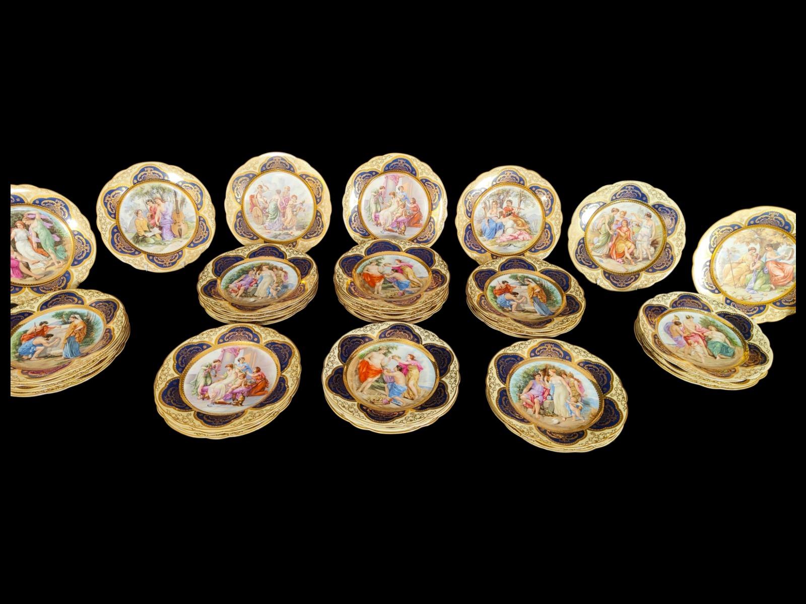 Porzellan-Tischgeschirr aus Porzellan  Service 108 Pieces 19. Jahrhundert im Angebot 10