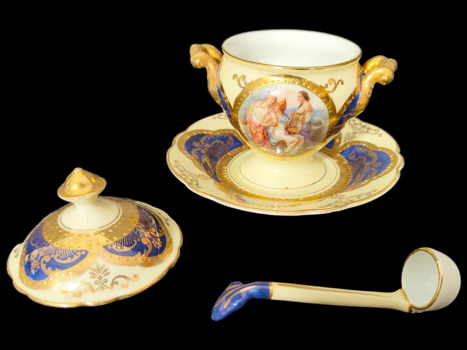 Porzellan-Tischgeschirr aus Porzellan  Service 108 Pieces 19. Jahrhundert im Angebot 3