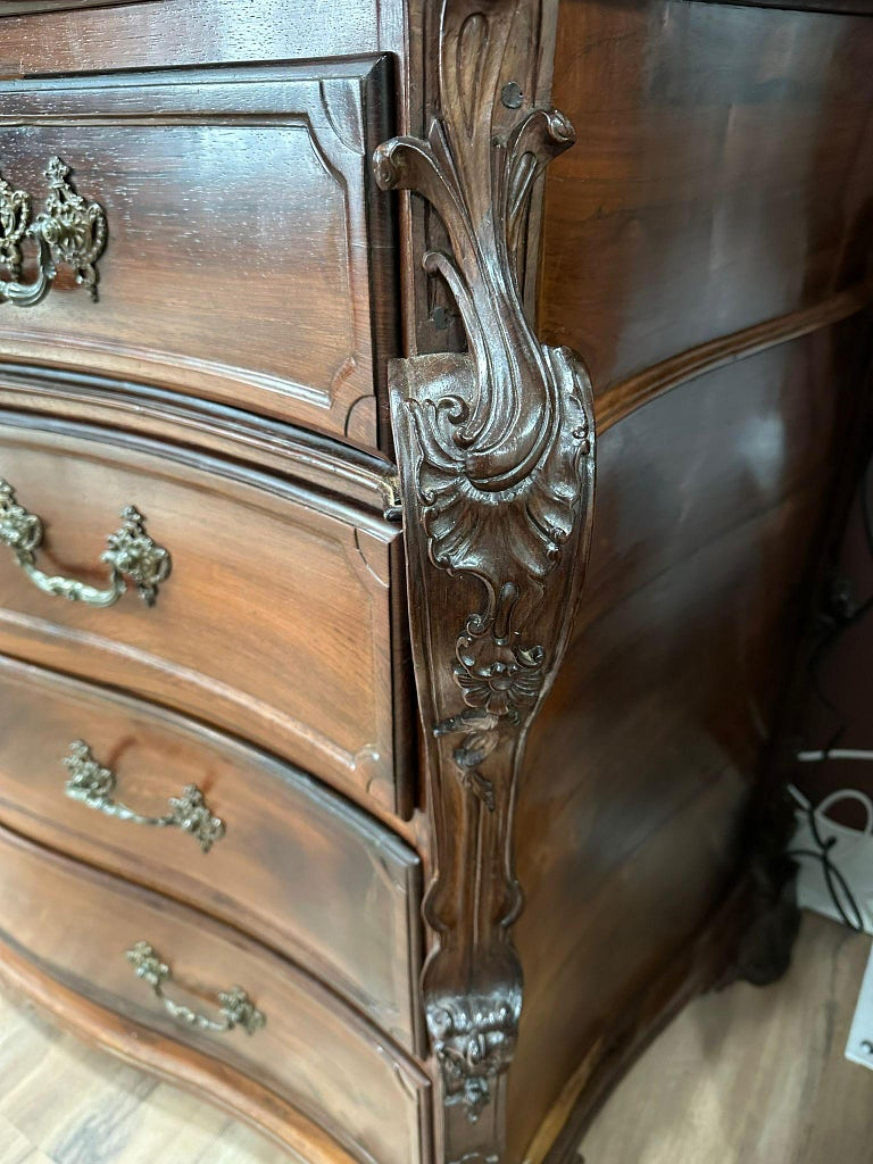 Baroque Important Portuguese Commode 18th Century in Carved Brazilian Rosewood For Sale