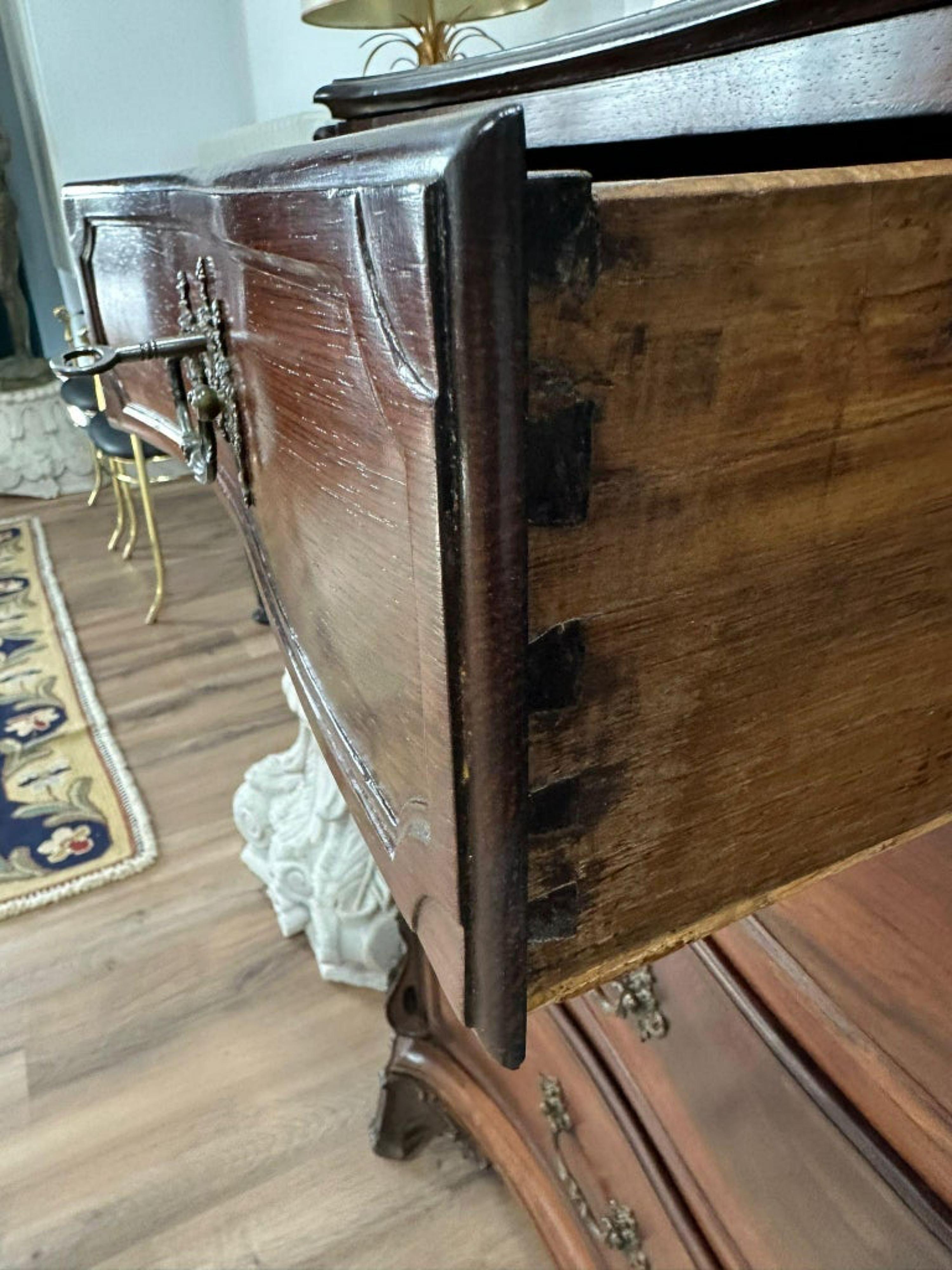 Hand-Crafted Important Portuguese Commode 18th Century in Carved Brazilian Rosewood For Sale