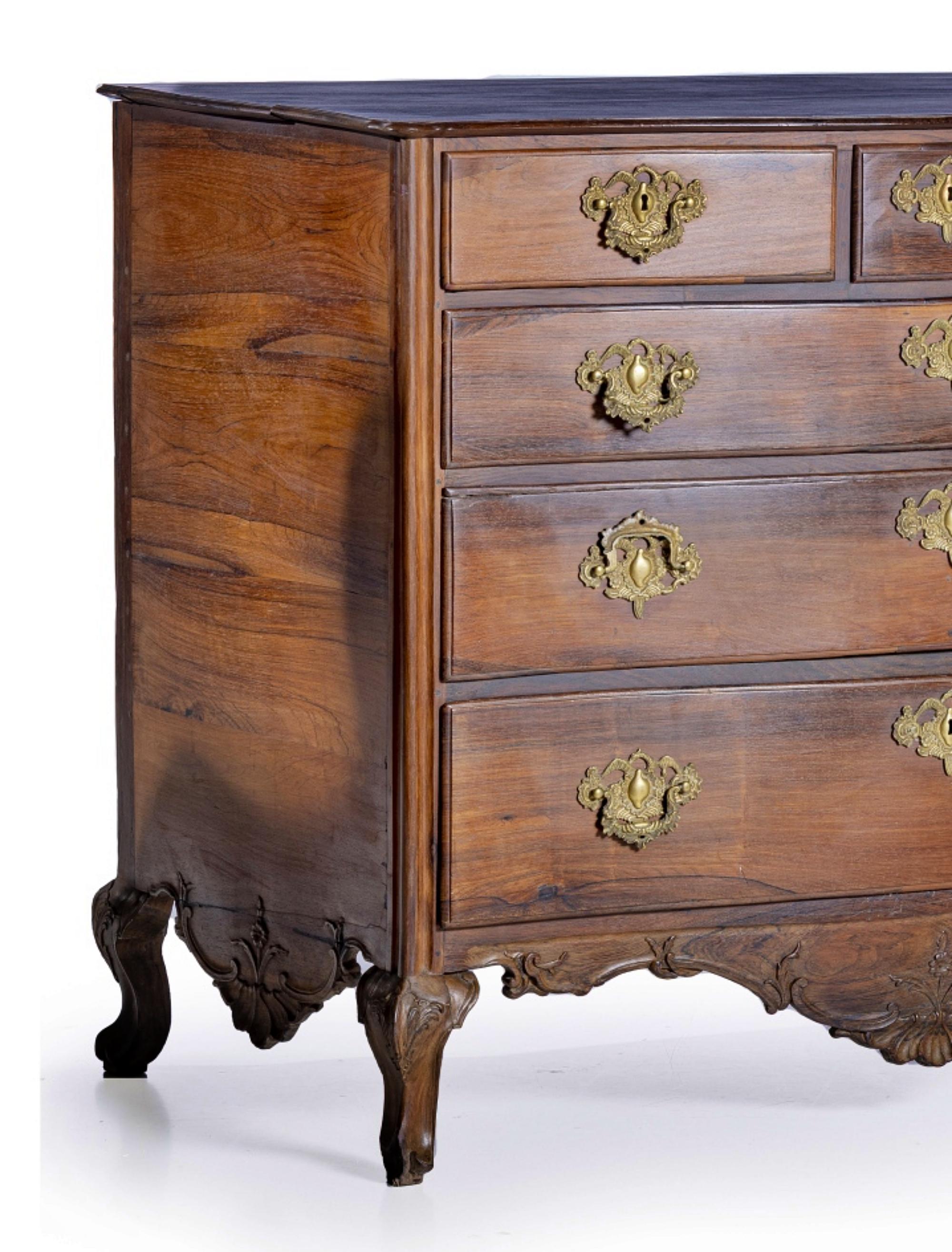 Hand-Crafted Important Portuguese Commode 18th Century in Rosewood