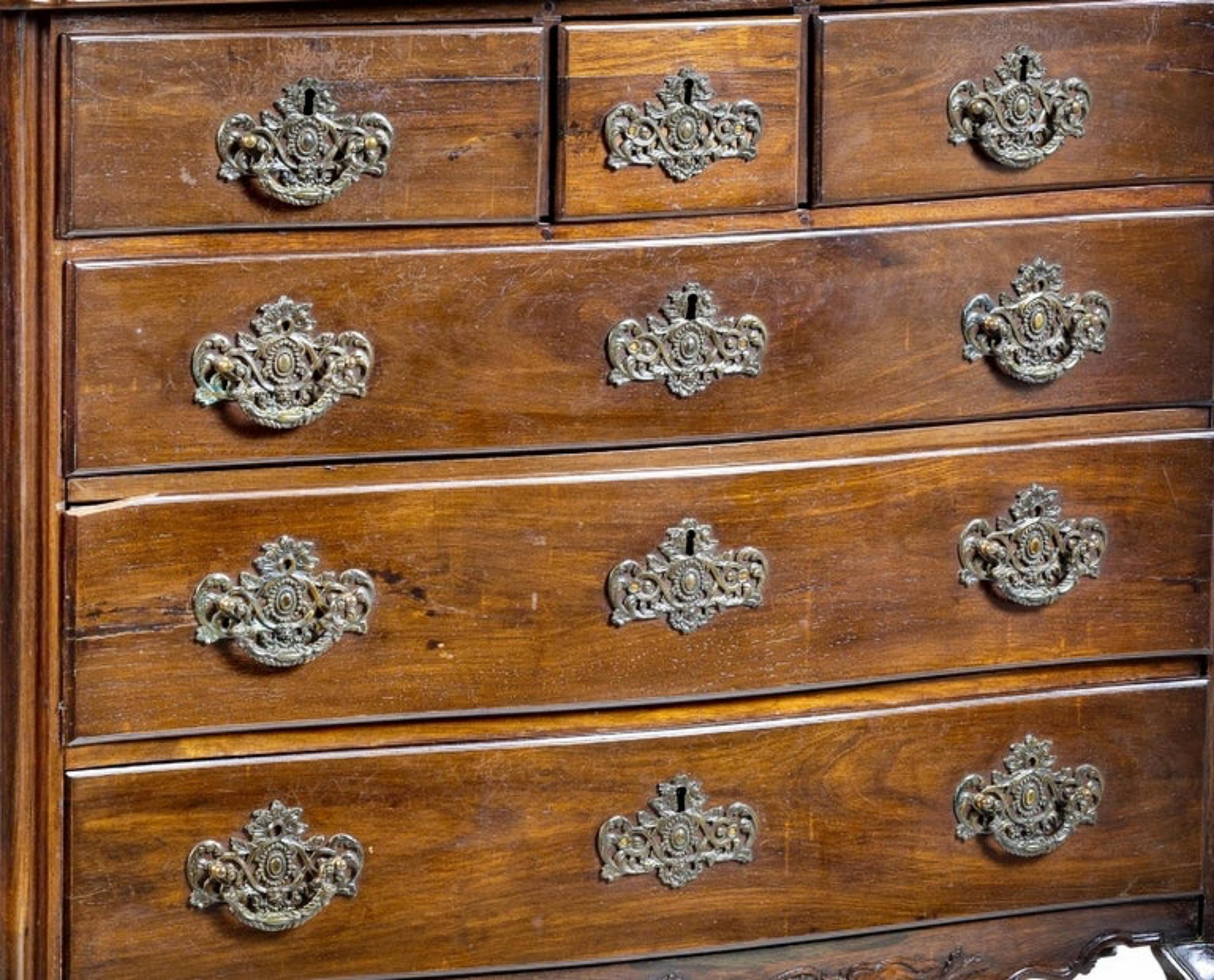 Renaissance IMPORTANTE COMMODE PORTUGAISE D. JOÃO V 18ème siècle en BOIS DE ROSE en vente