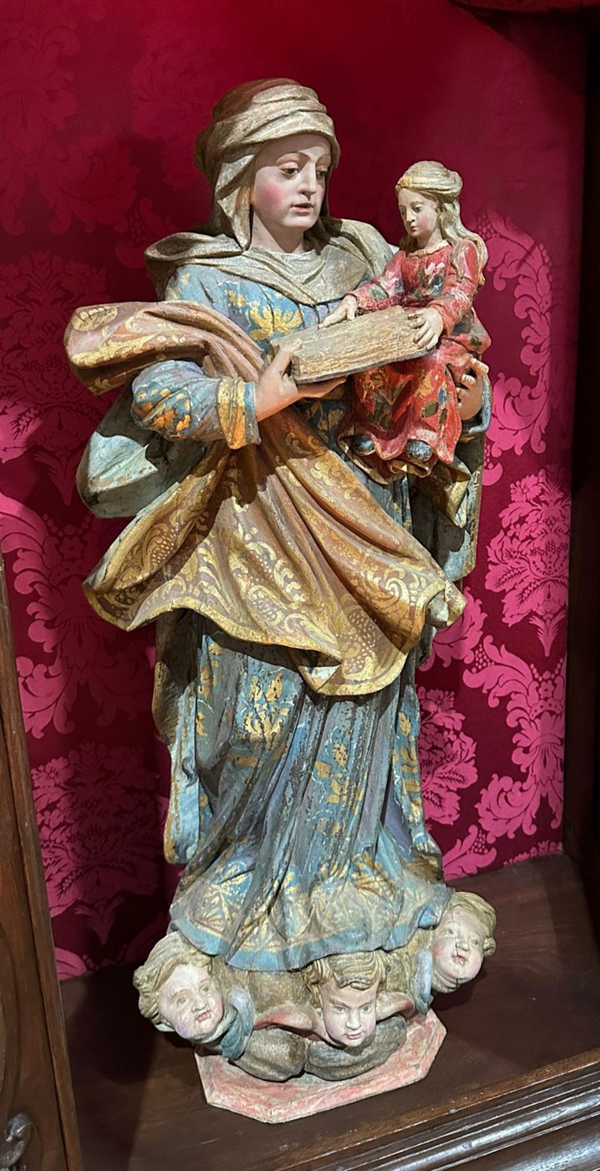 Bois Importante sculpture portugaise du 17ème siècle, Notre dame et notre enfant Jésus en vente