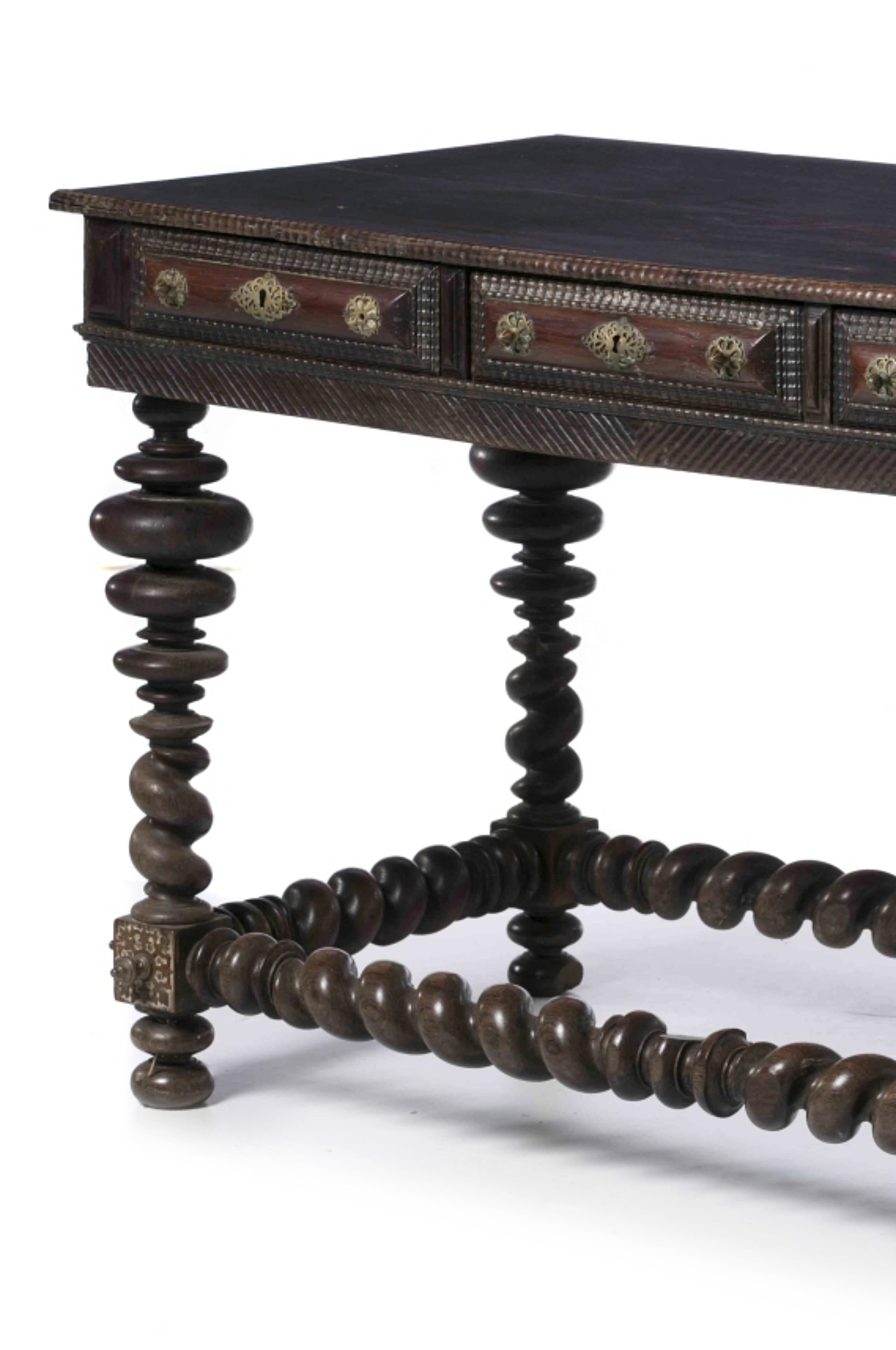 Renaissance Important Portuguese Table 17th Century in Rosewood For Sale