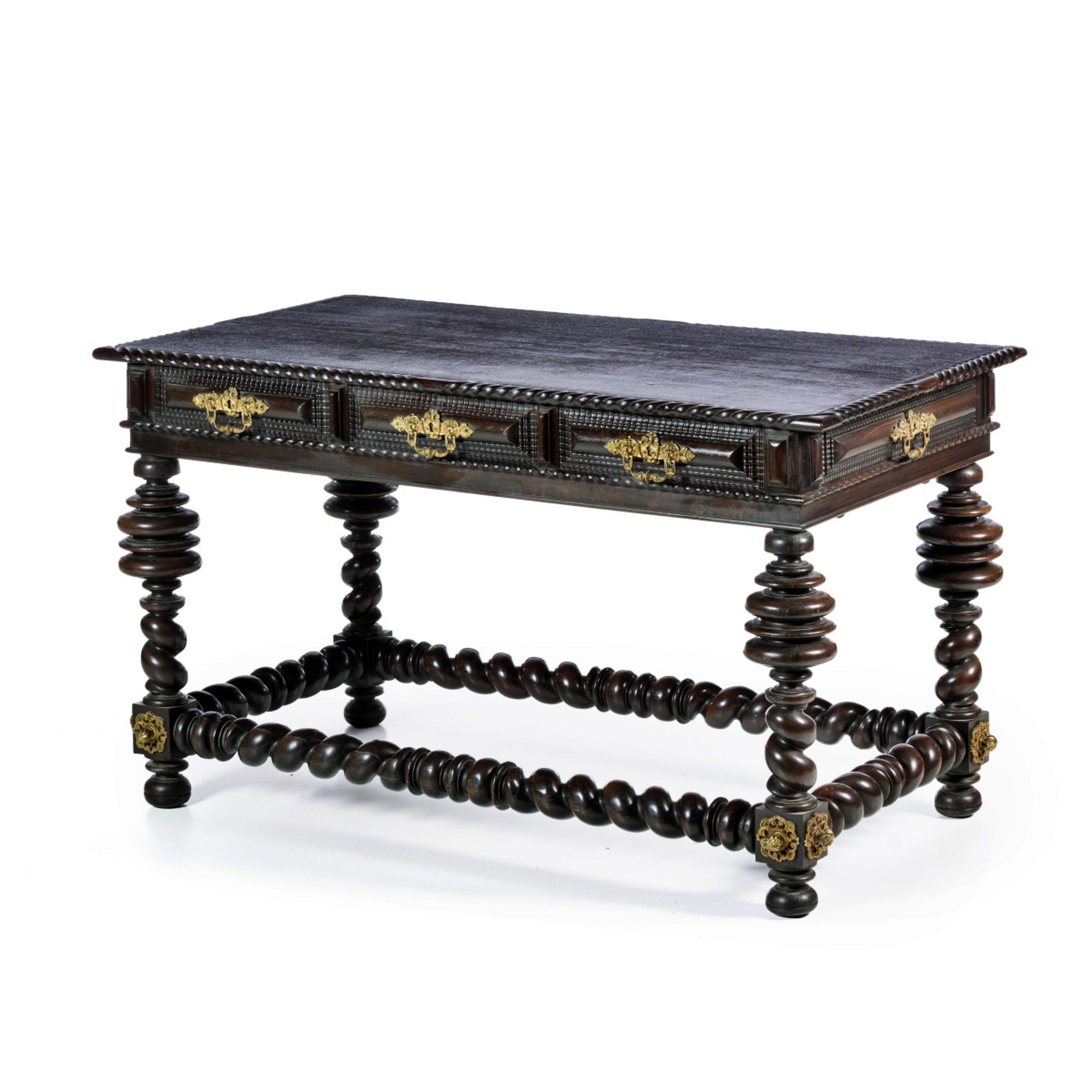 Fait main Importante table portugaise du 17ème siècle en bois de rose en vente