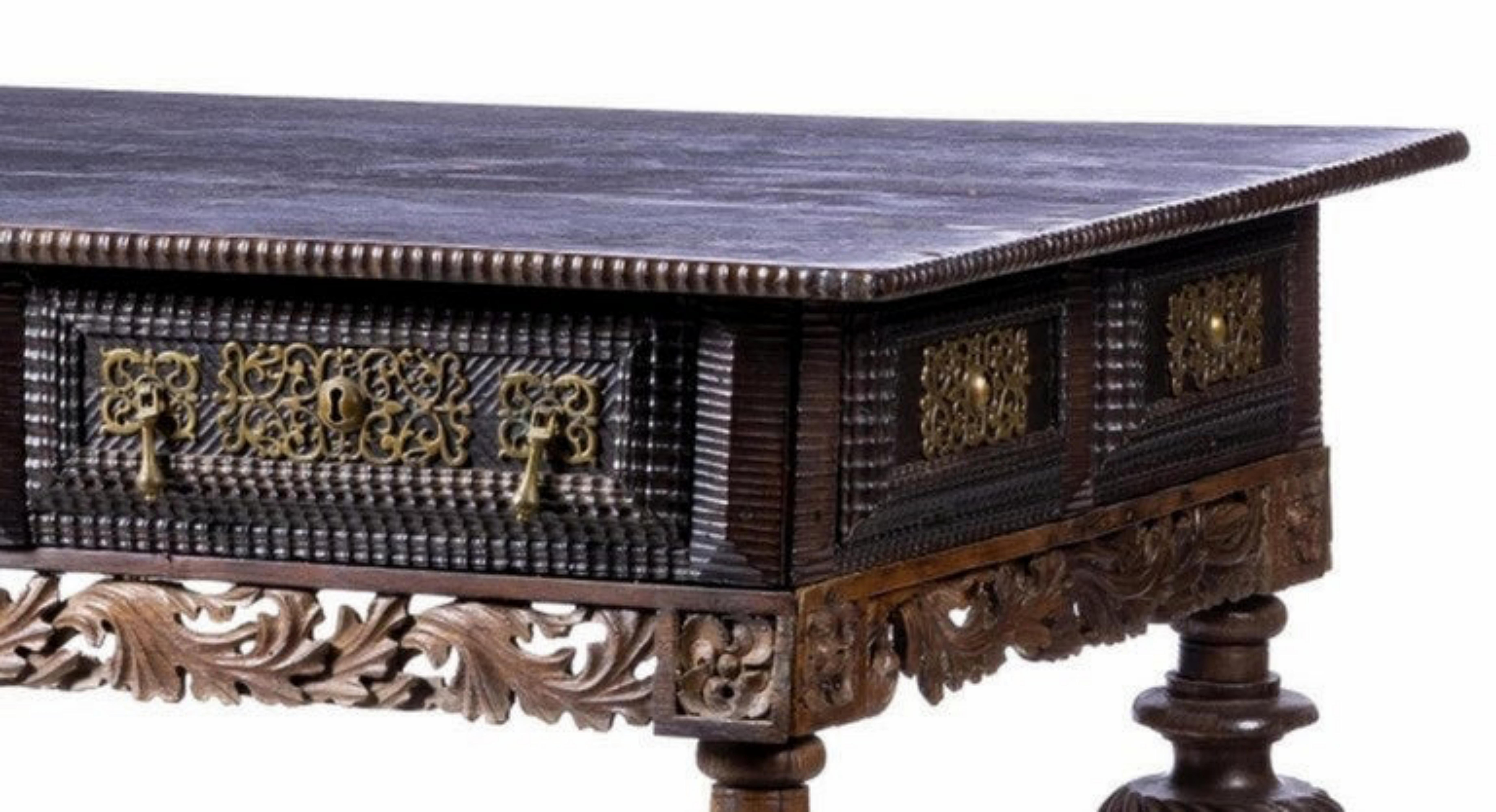 Fait main Importante table portugaise du 18ème siècle en bois de rose en vente