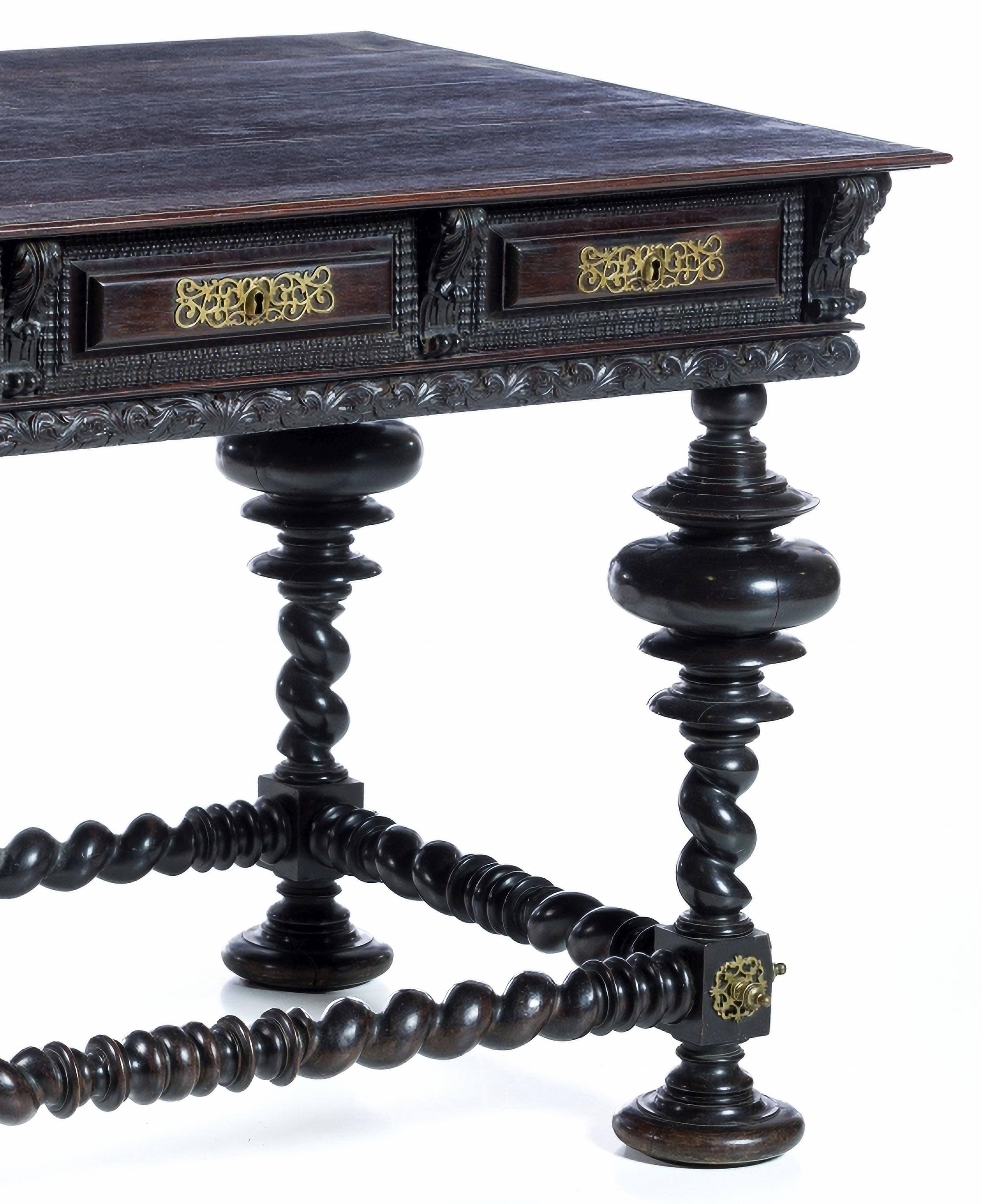 Renaissance Importante table portugaise du 19ème siècle en bois de rose en vente