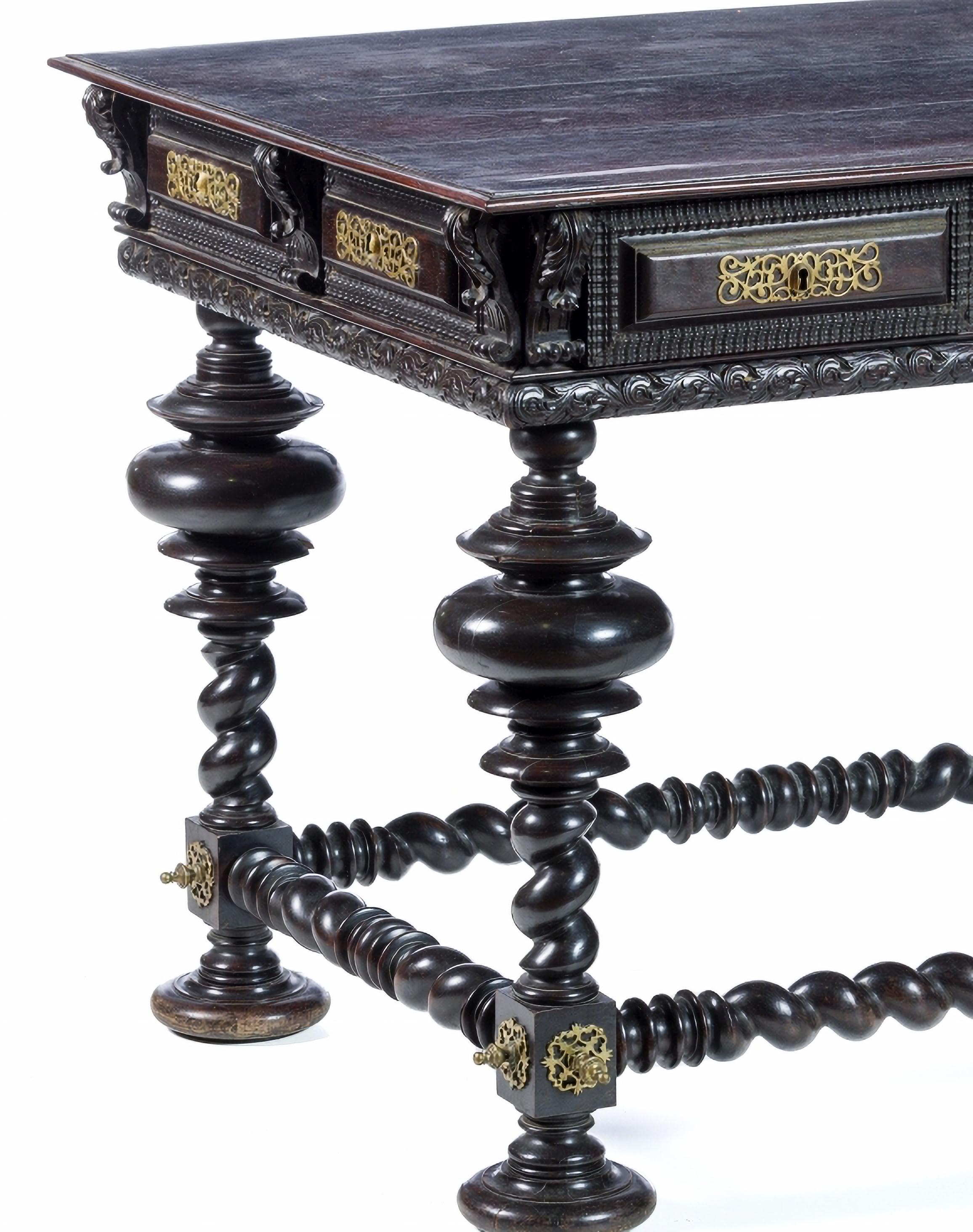 Portugais Importante table portugaise du 19ème siècle en bois de rose en vente