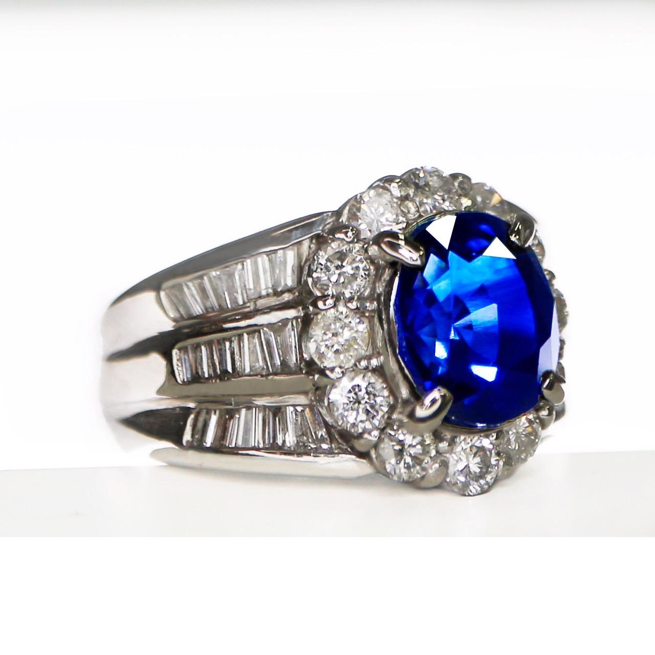 Women's or Men's Certified PT900 3.30 ct Royal Blue Sapphire Art Deco Engagement Ring For Sale