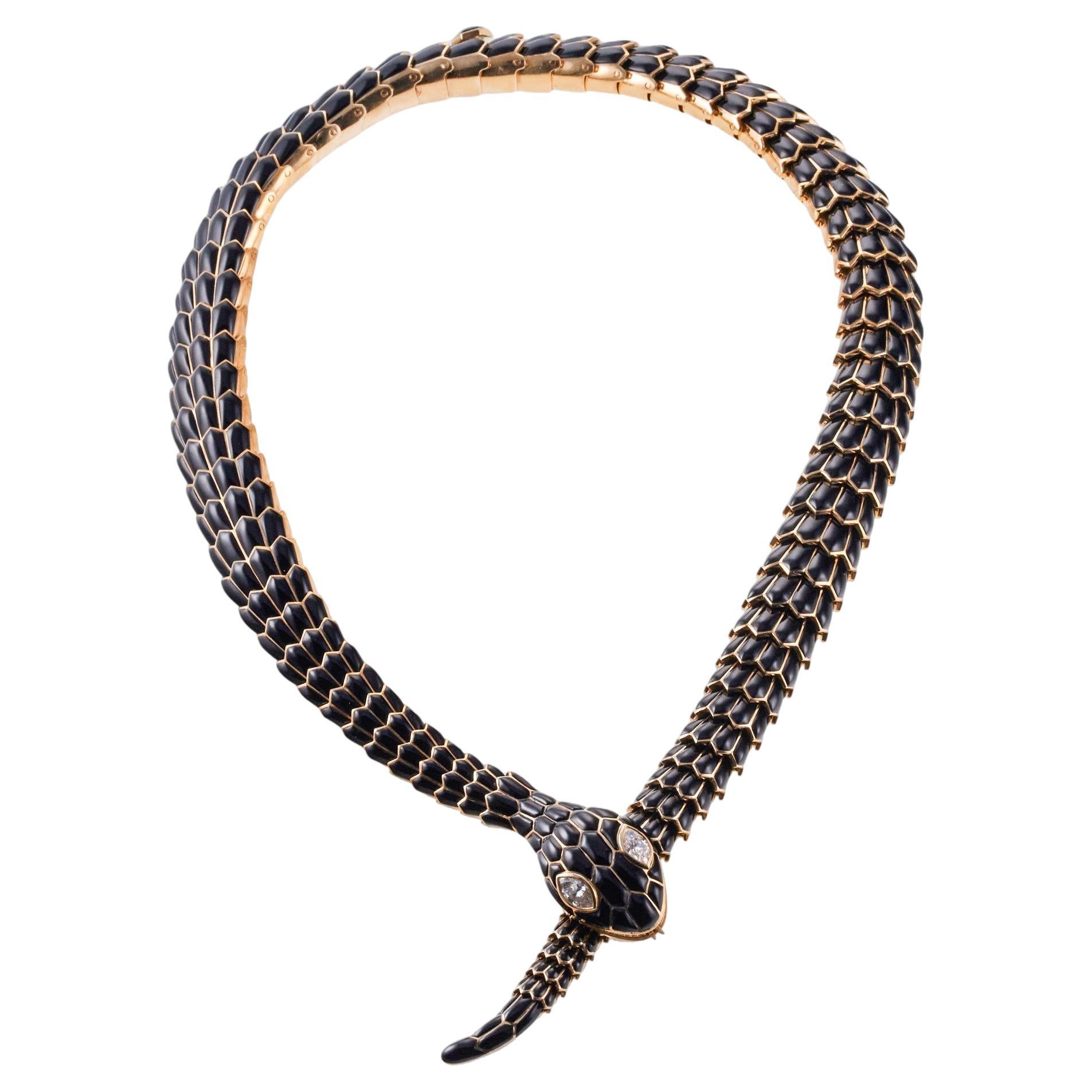 Yellow gold Serpenti Viper Necklace with 0.63 ct Diamonds | Bulgari  Official Store
