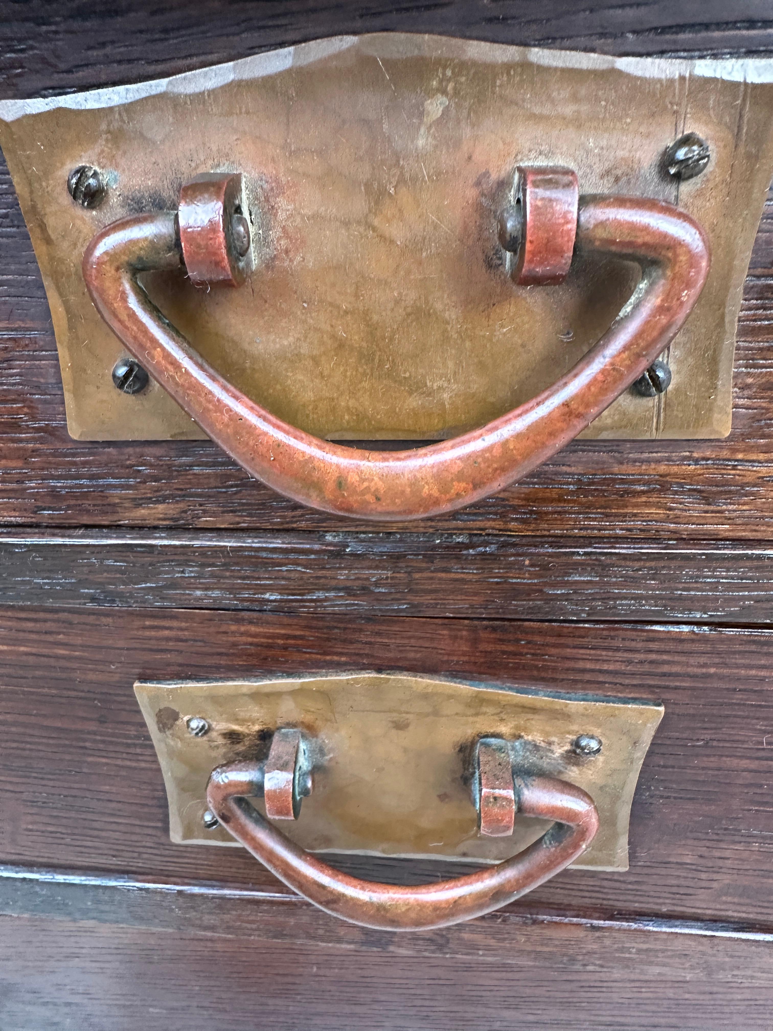 Important rare buffet Gustav Stickley (Harvey Ellis Design) modèle n° 800 W2443 en vente 3