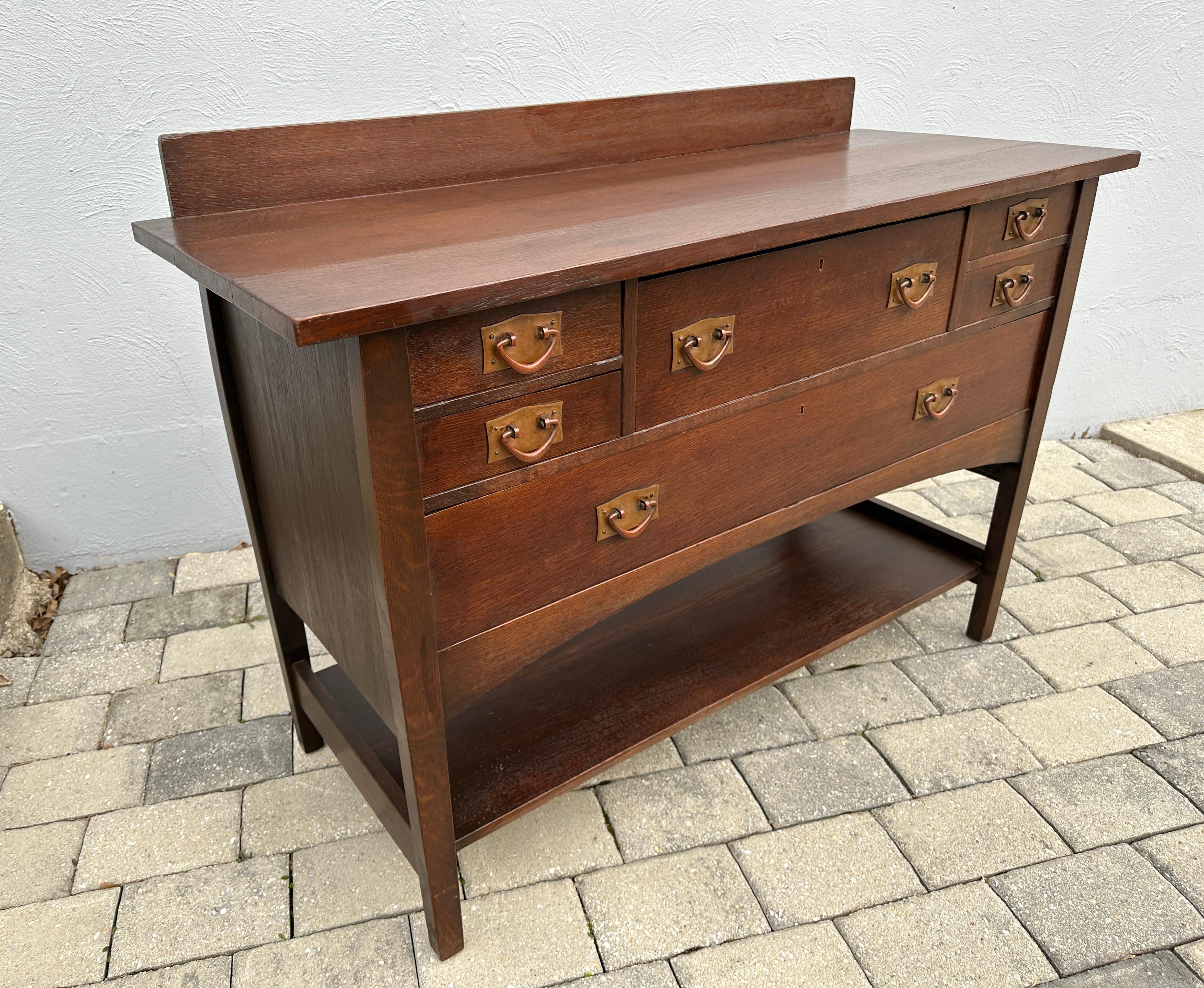 Important rare buffet Gustav Stickley (Harvey Ellis Design) modèle n° 800 W2443 en vente 7