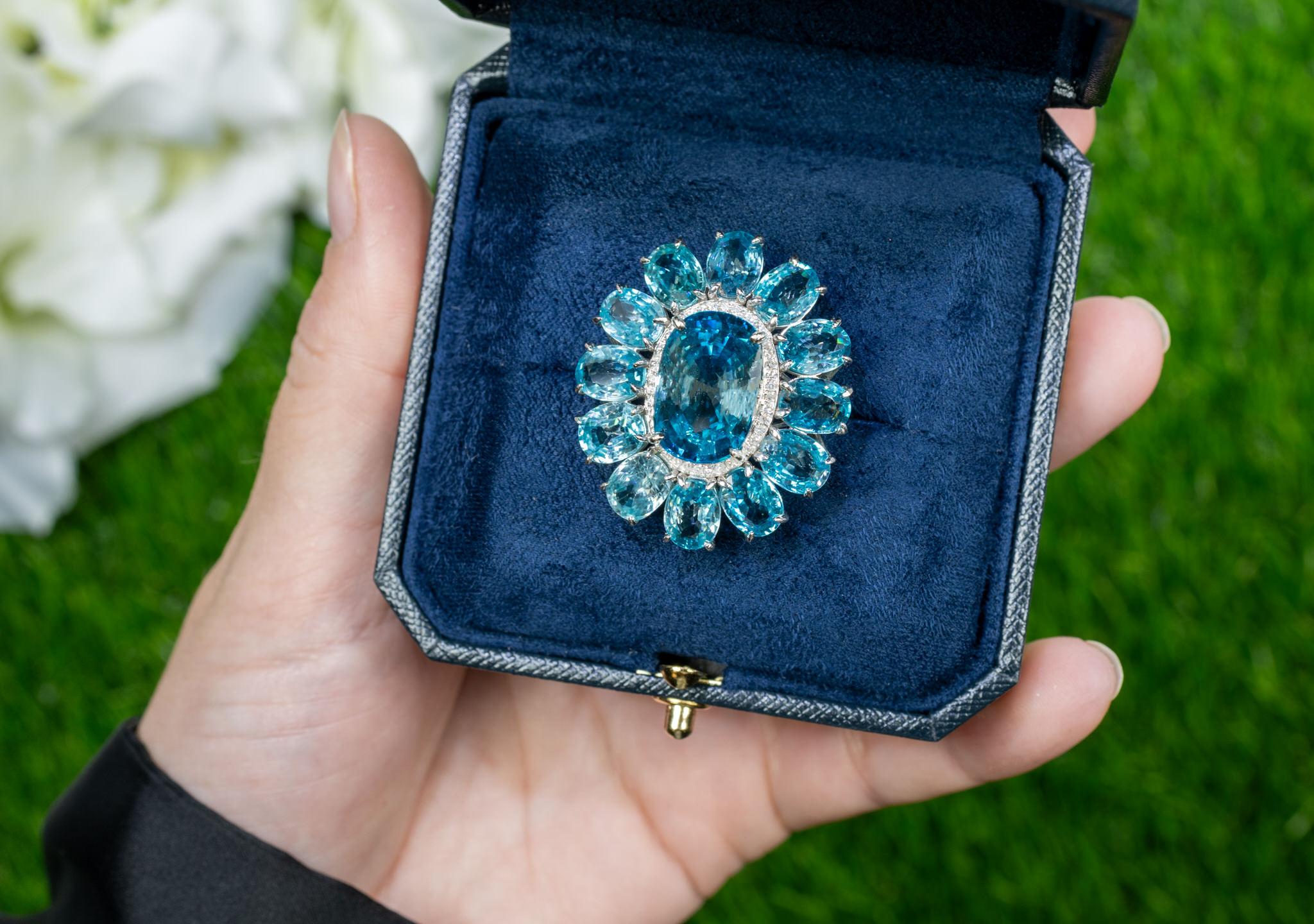 Contemporary Important Rare Natural Ocean Blue Zircon Ring Diamond Halo 30 Carats 14K Gold For Sale