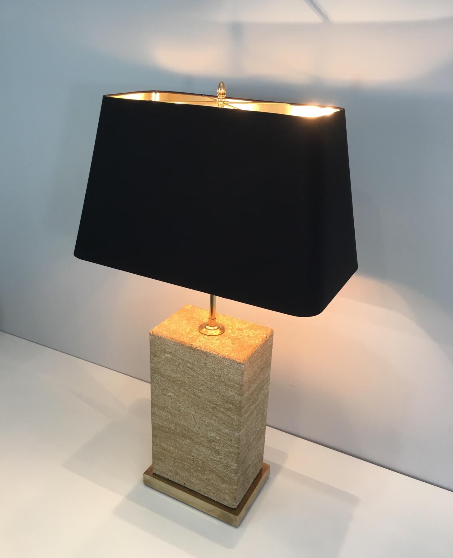 Importante Lámpara de Mesa Ajustable de Piedra Reconstituida y Latón Francesa, circa 1970 Moderno de mediados de siglo en venta