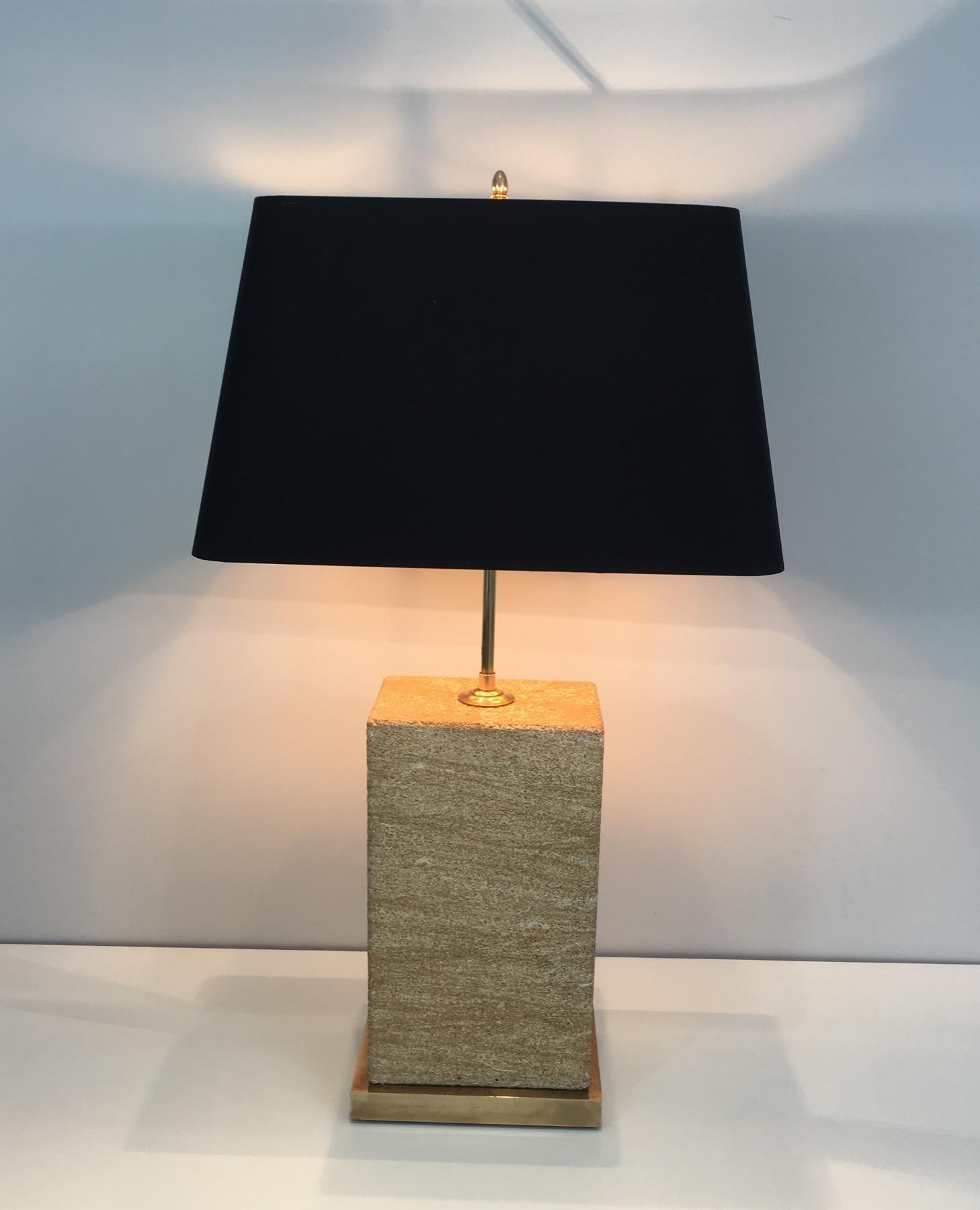 Importante Lámpara de Mesa Ajustable de Piedra Reconstituida y Latón Francesa, circa 1970 Francés en venta