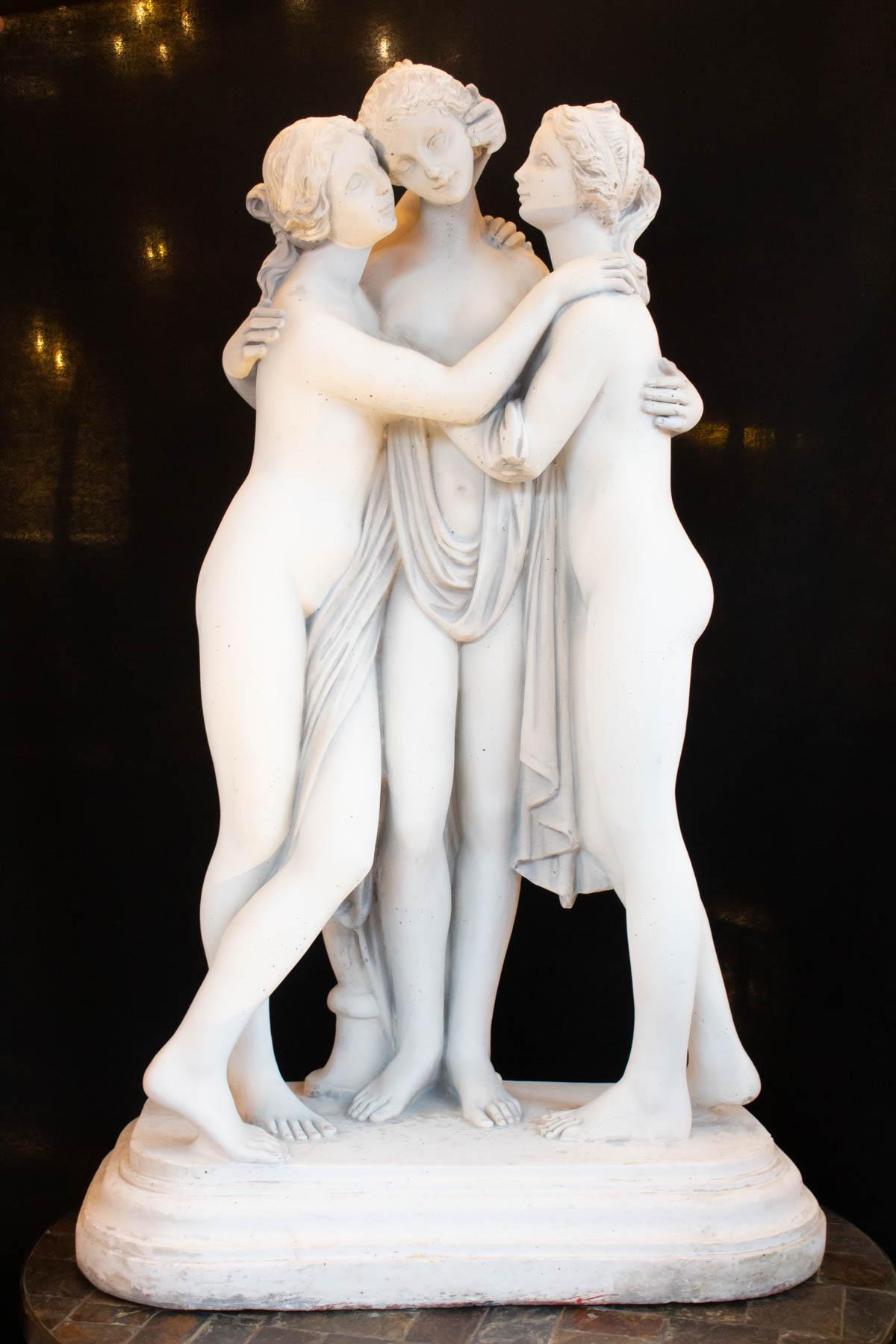 Renaissance Important Reconstructed Stone Sculpture Representing The 3 Graces, 20th Century