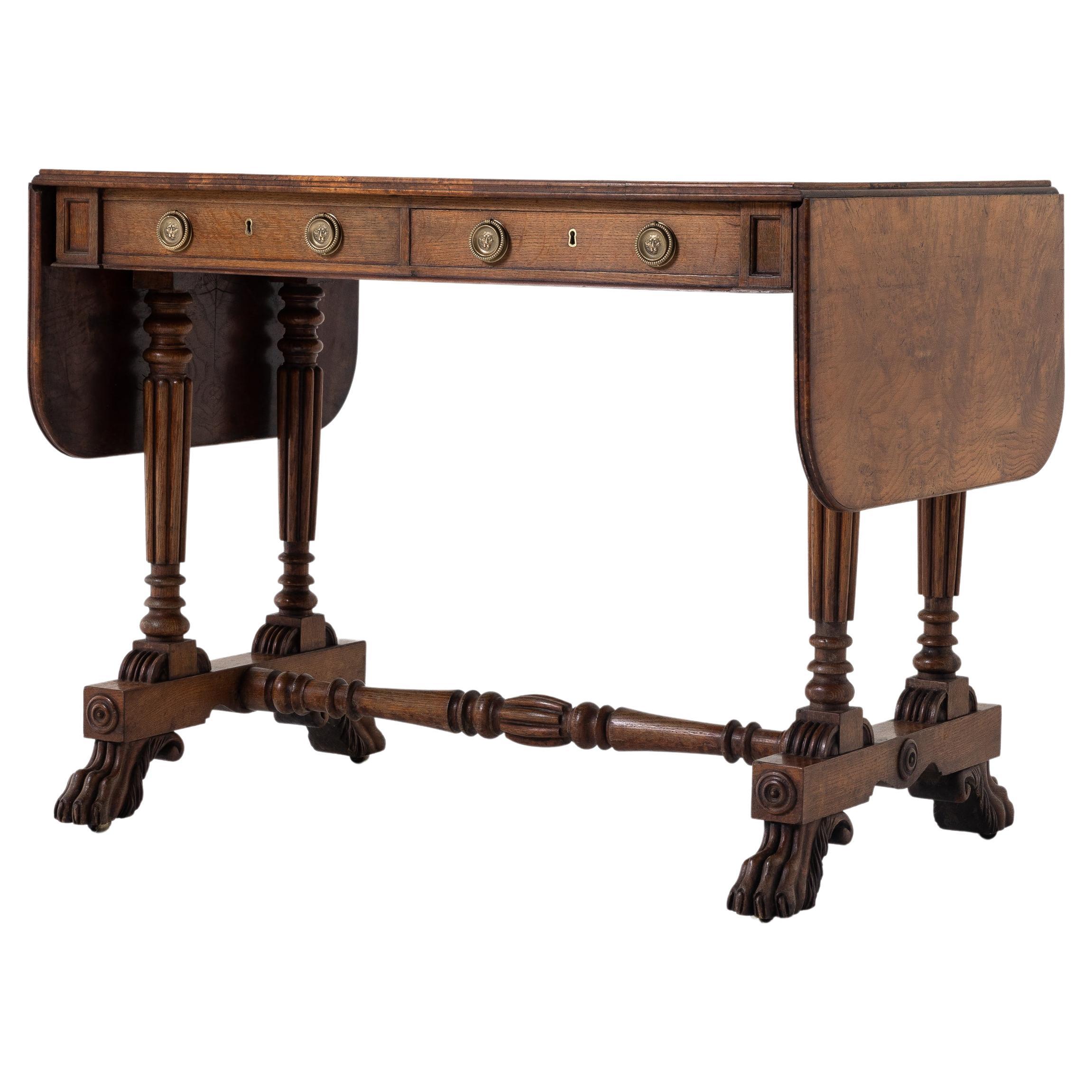 Importante table de canapé Regency en chêne et loupe d'orme, attribuée à George Bullock