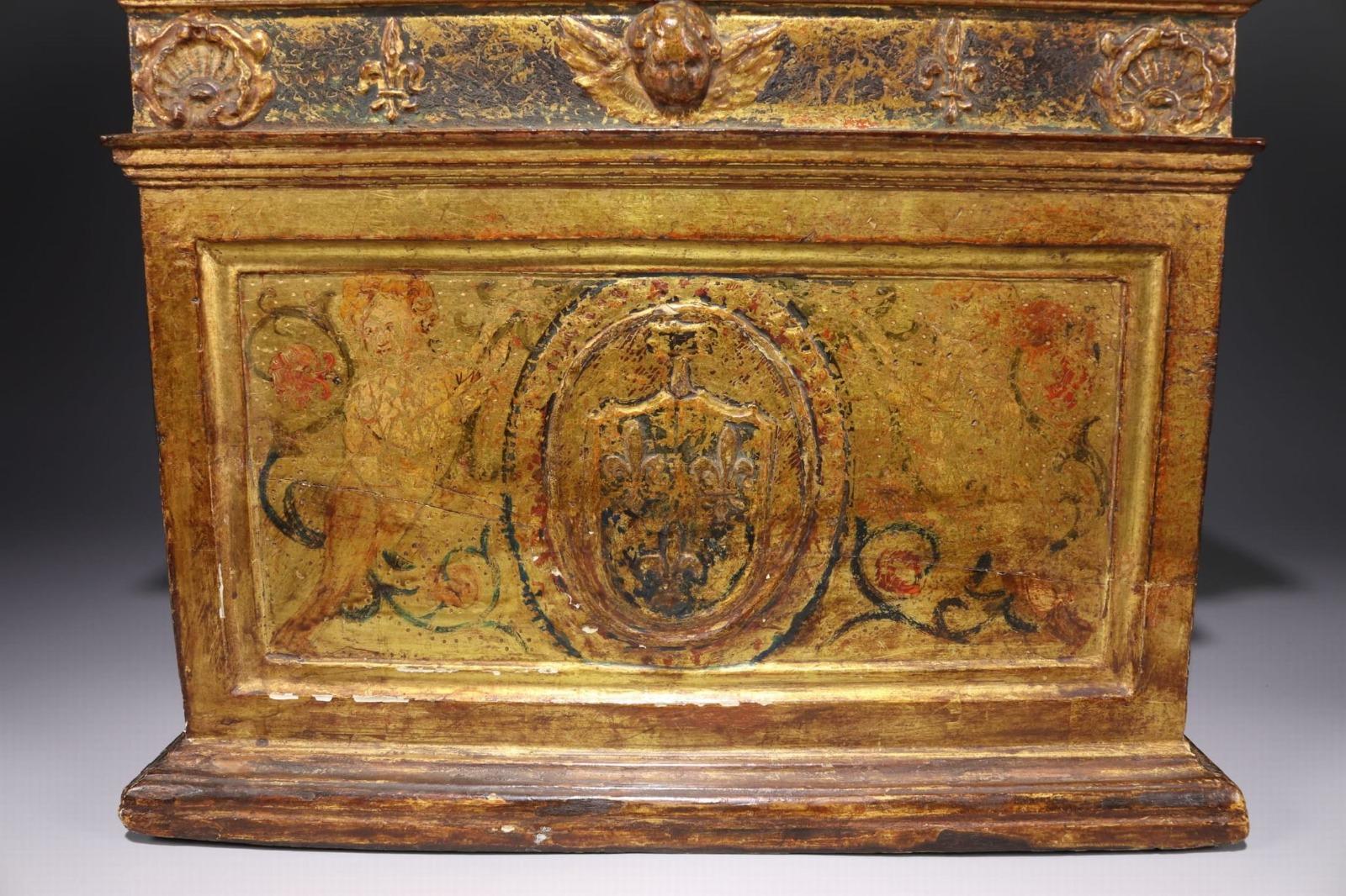 Important Renaissance Medical Box Spanish or Italian Workshop, Around 1550 For Sale 2