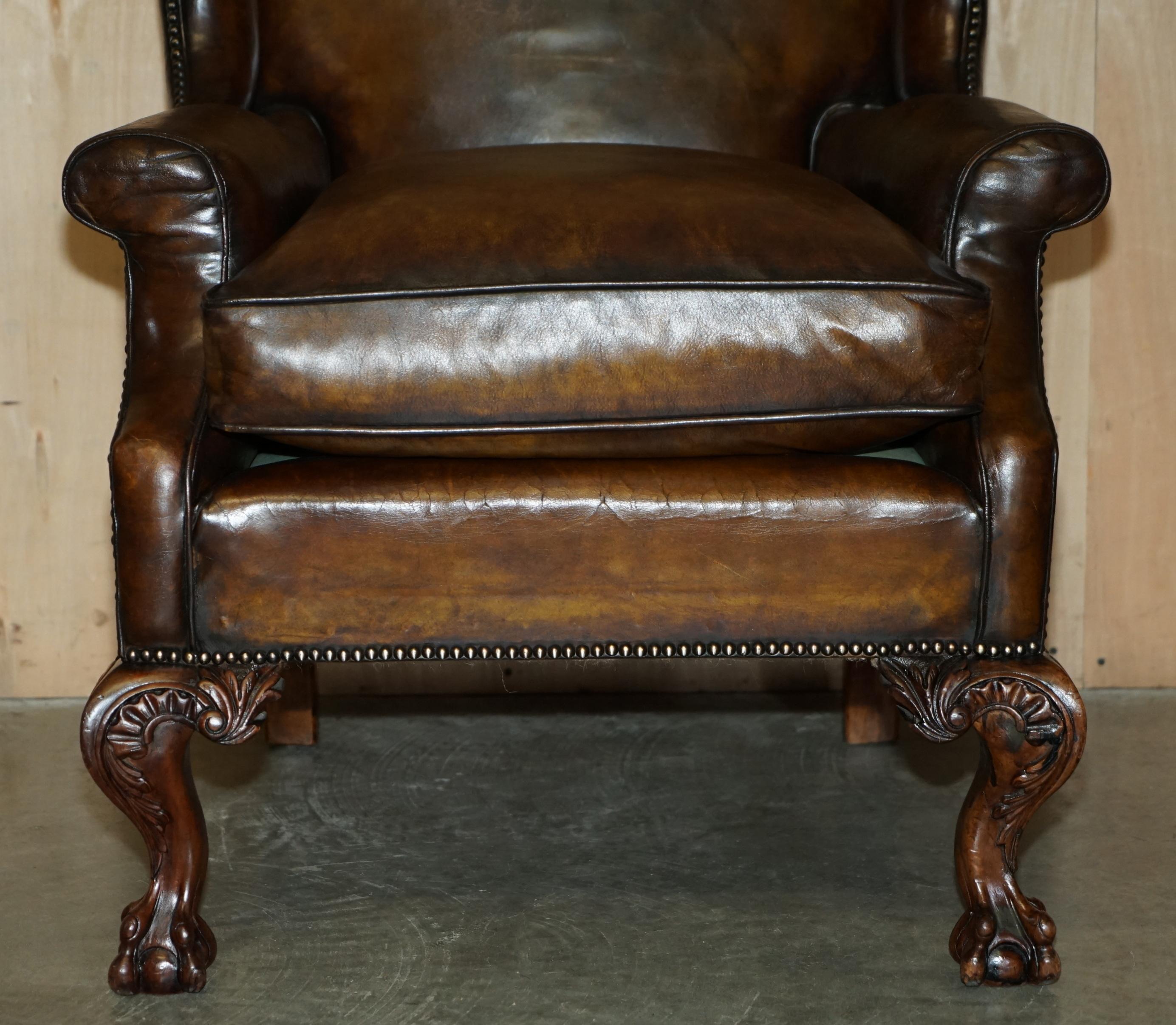 IMPORTANT RESTORED GEORGE II PERIOD CIRCA 1760 WiNGBACK BROWN LEATHER ARMCHAIR For Sale 3
