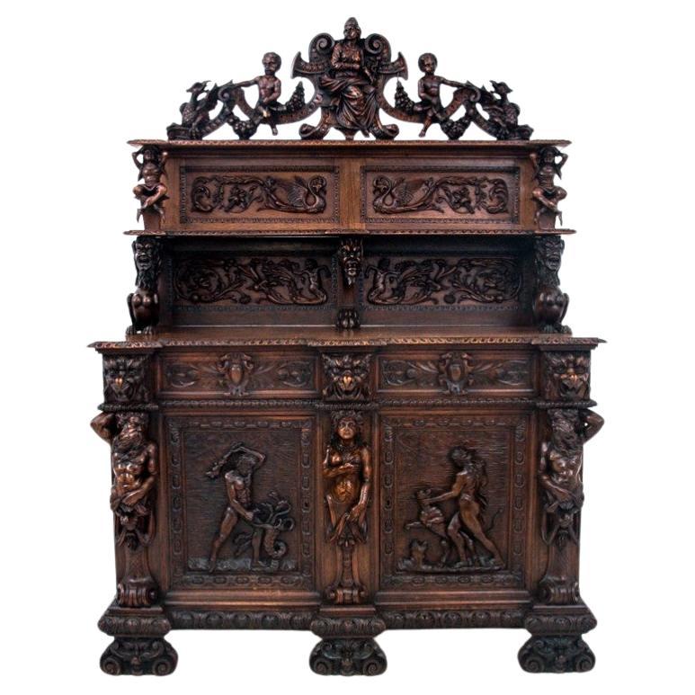Important buffet Renaissance richement sculpté, France, vers 1790.