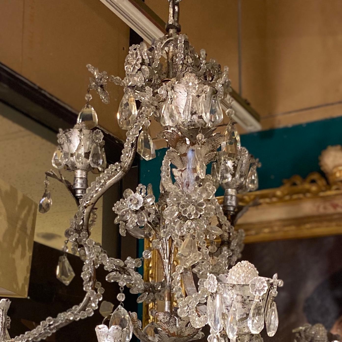 Important Rock Crystal and Silvered Metal Beaded Chandelier attributed to Baguès For Sale 5