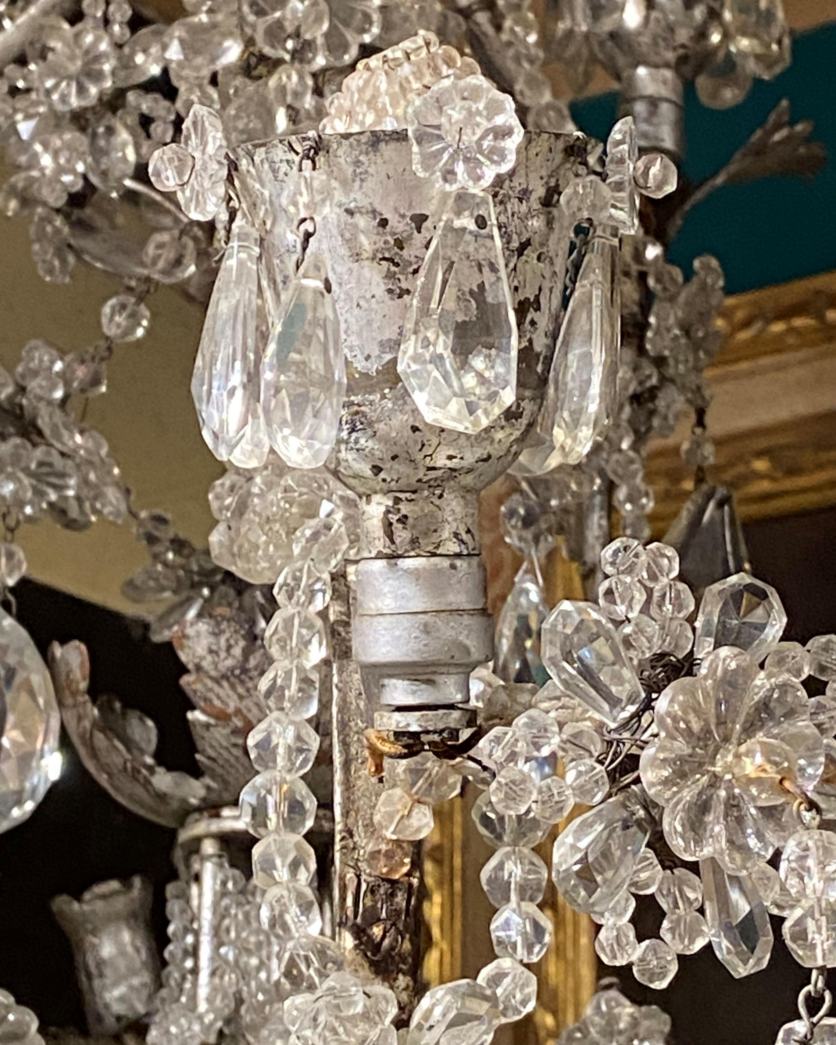 Important Rock Crystal and Silvered Metal Beaded Chandelier attributed to Baguès For Sale 7