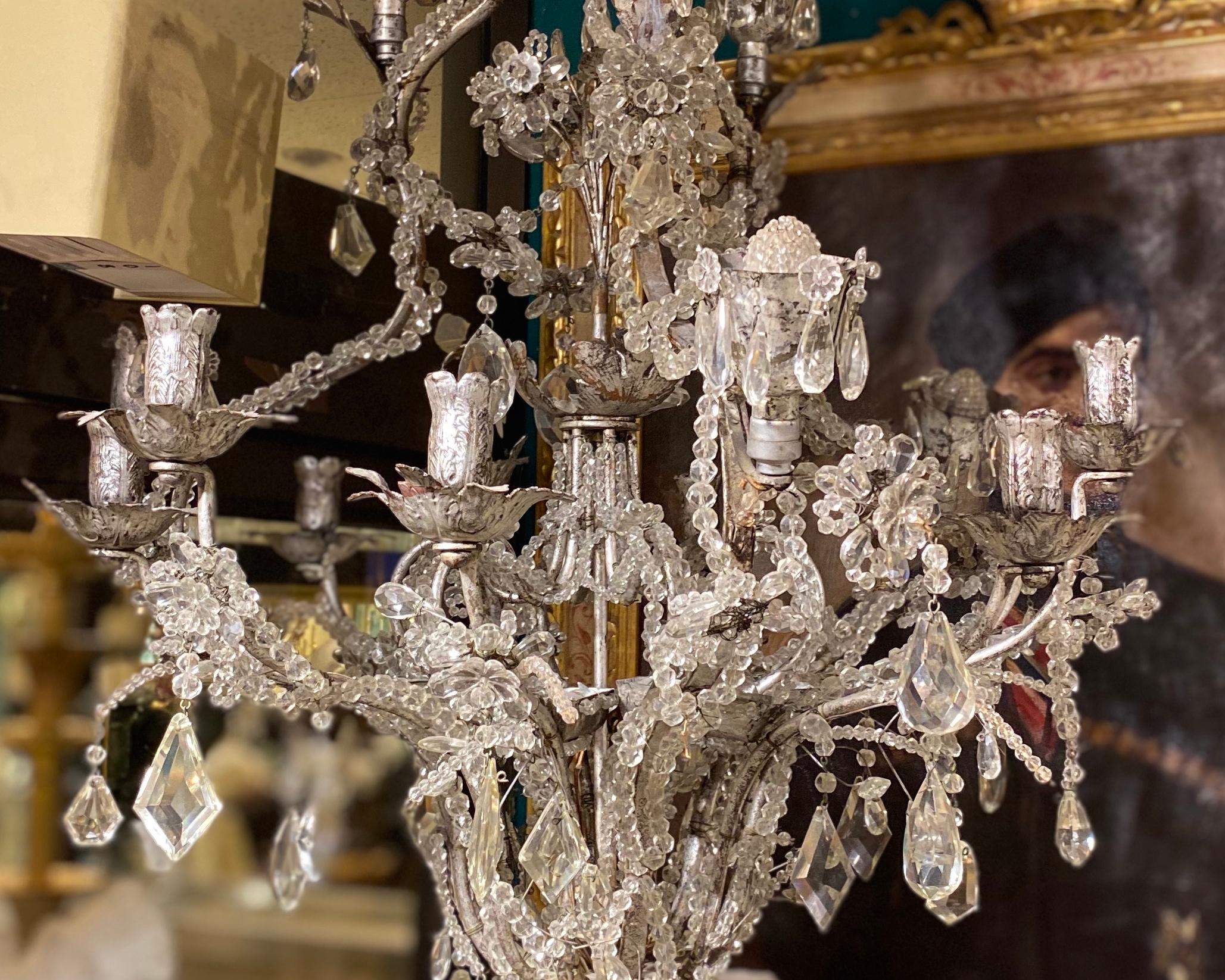 Important Rock Crystal and Silvered Metal Beaded Chandelier attributed to Baguès For Sale 4