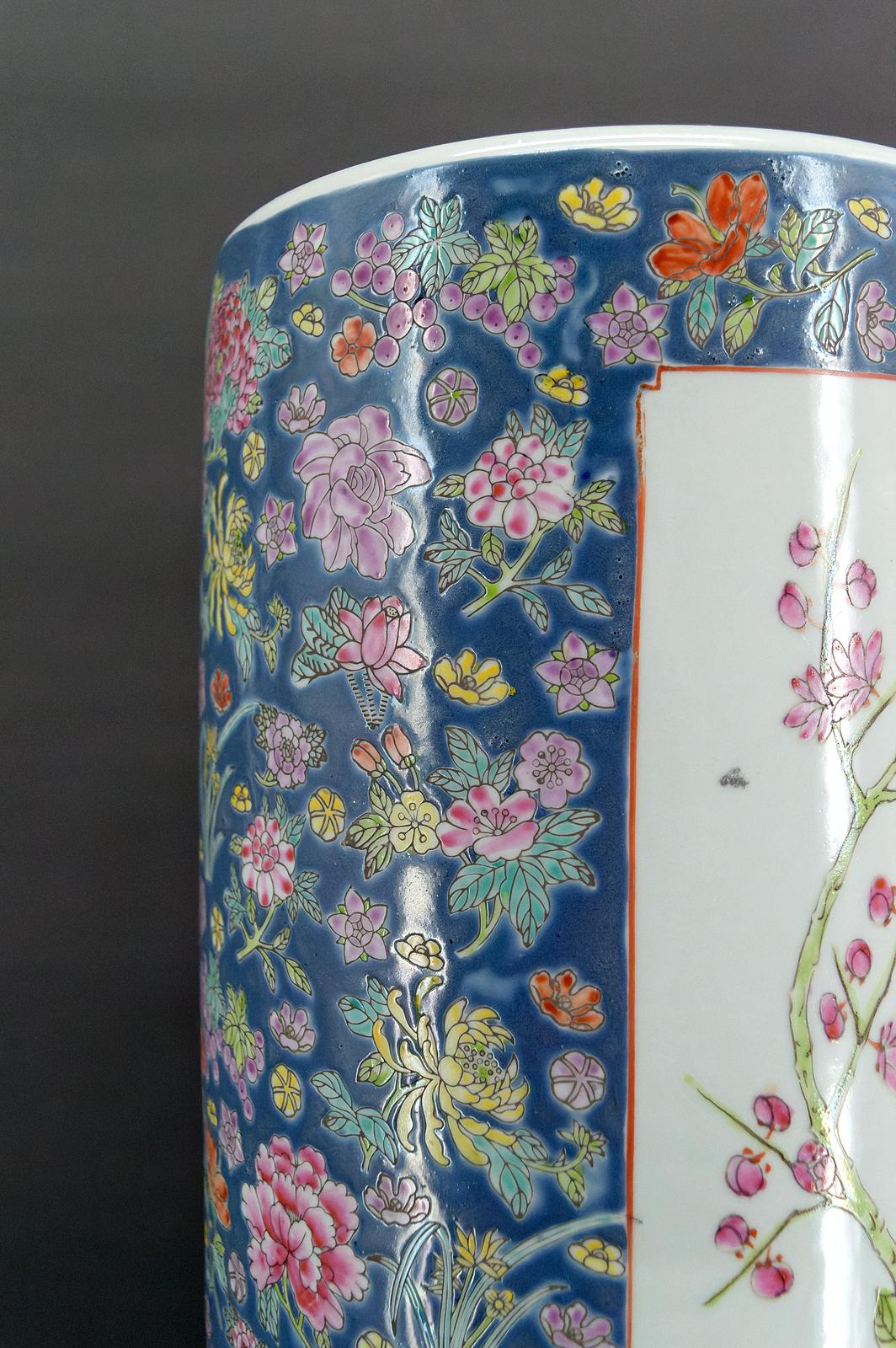 Important roller vase, umbrella/cane holder, China, Quing, Early 20th century For Sale 6