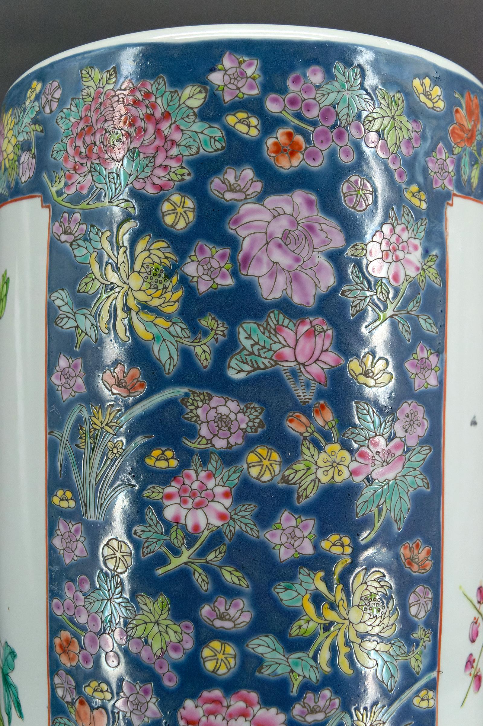 Important roller vase, umbrella/cane holder, China, Quing, Early 20th century For Sale 7