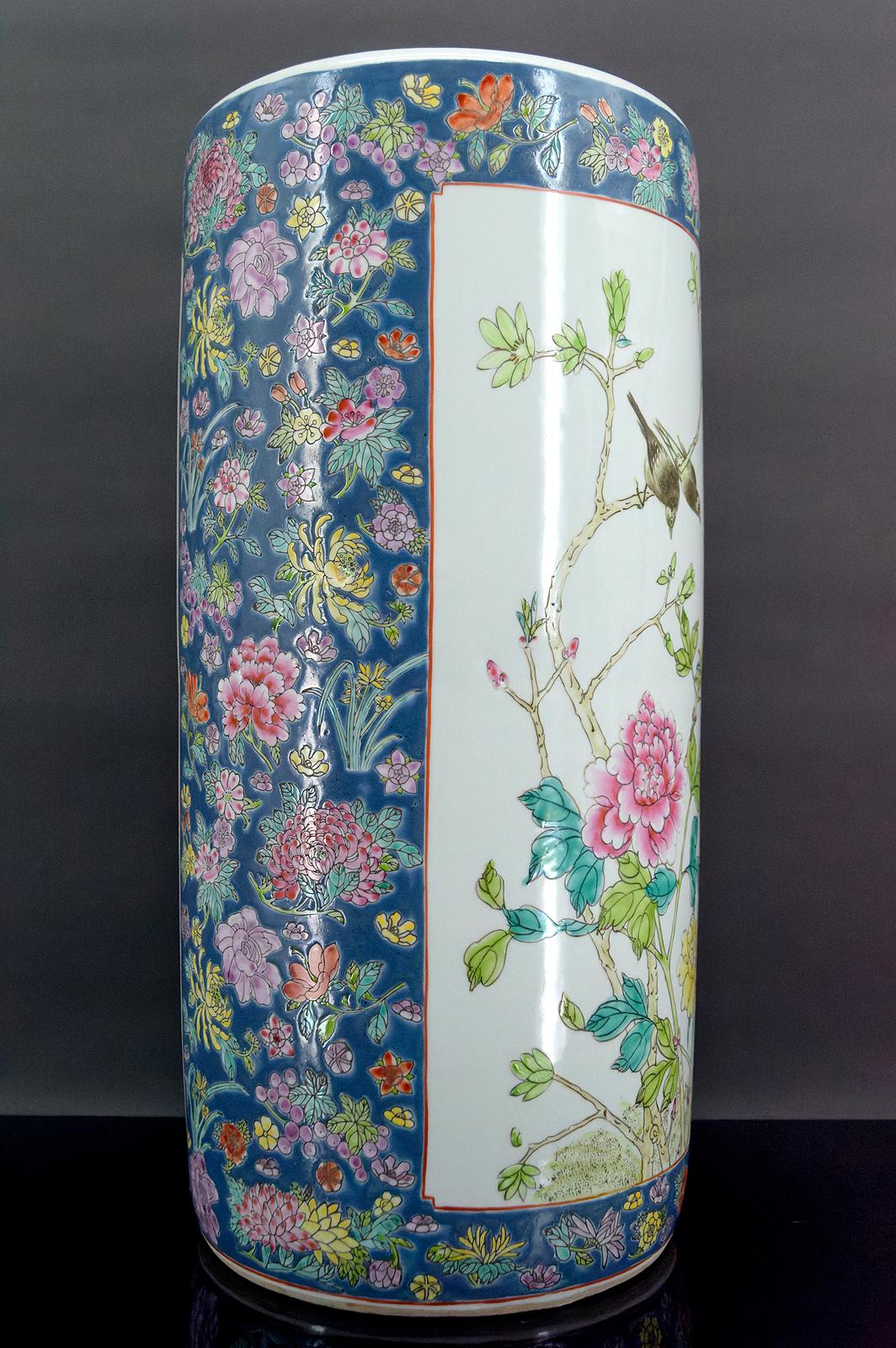 Exportation chinoise Important vase à roulettes, porte-parapluie/canne, Chine, Quing, début du 20e siècle en vente