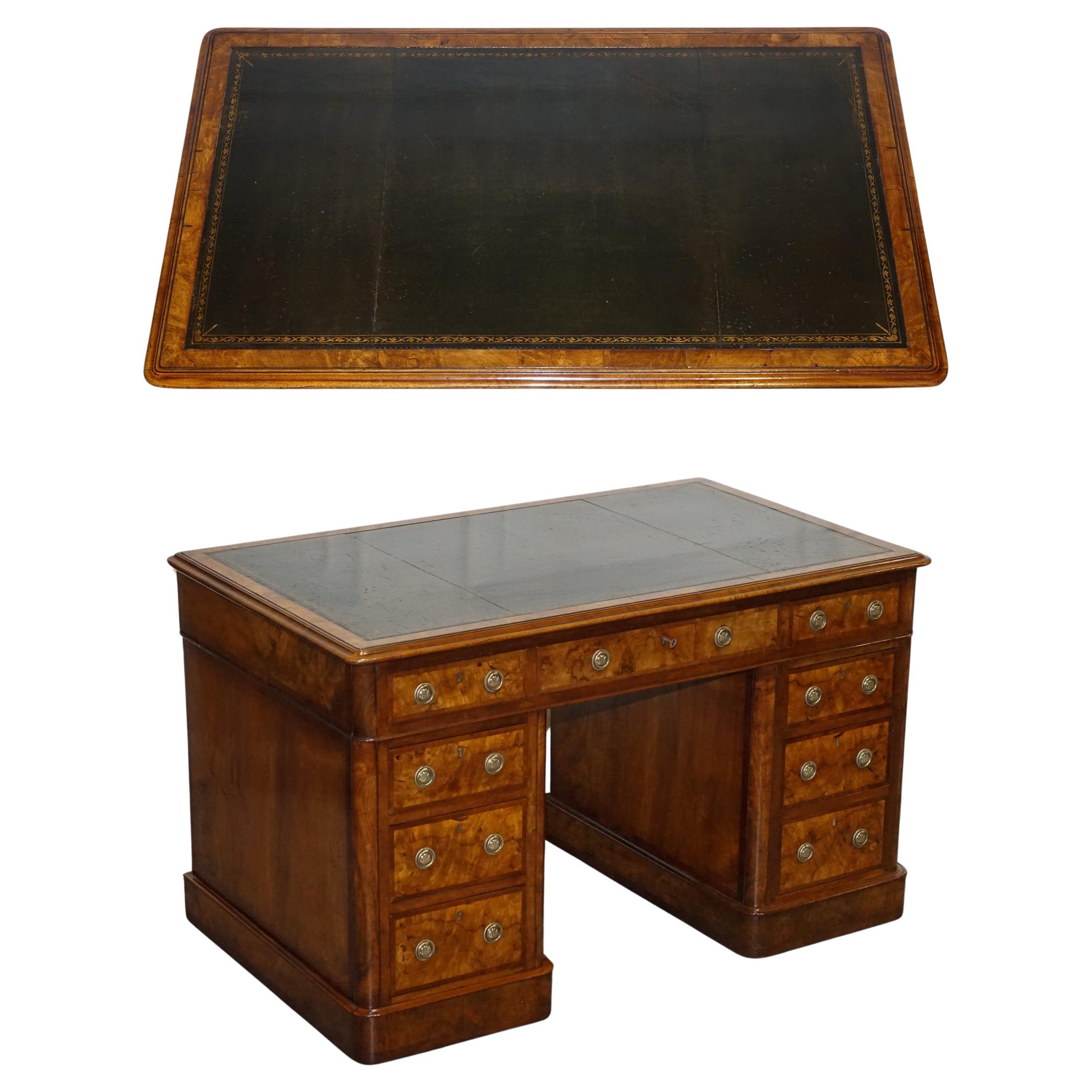 IMPORTANT BUREAU DE PÉDESTAL ROYAL DRUCE & CO LONDON 1840's RESTORED BURR WALNUT TWIN PEDESTAL DESTINATION en vente