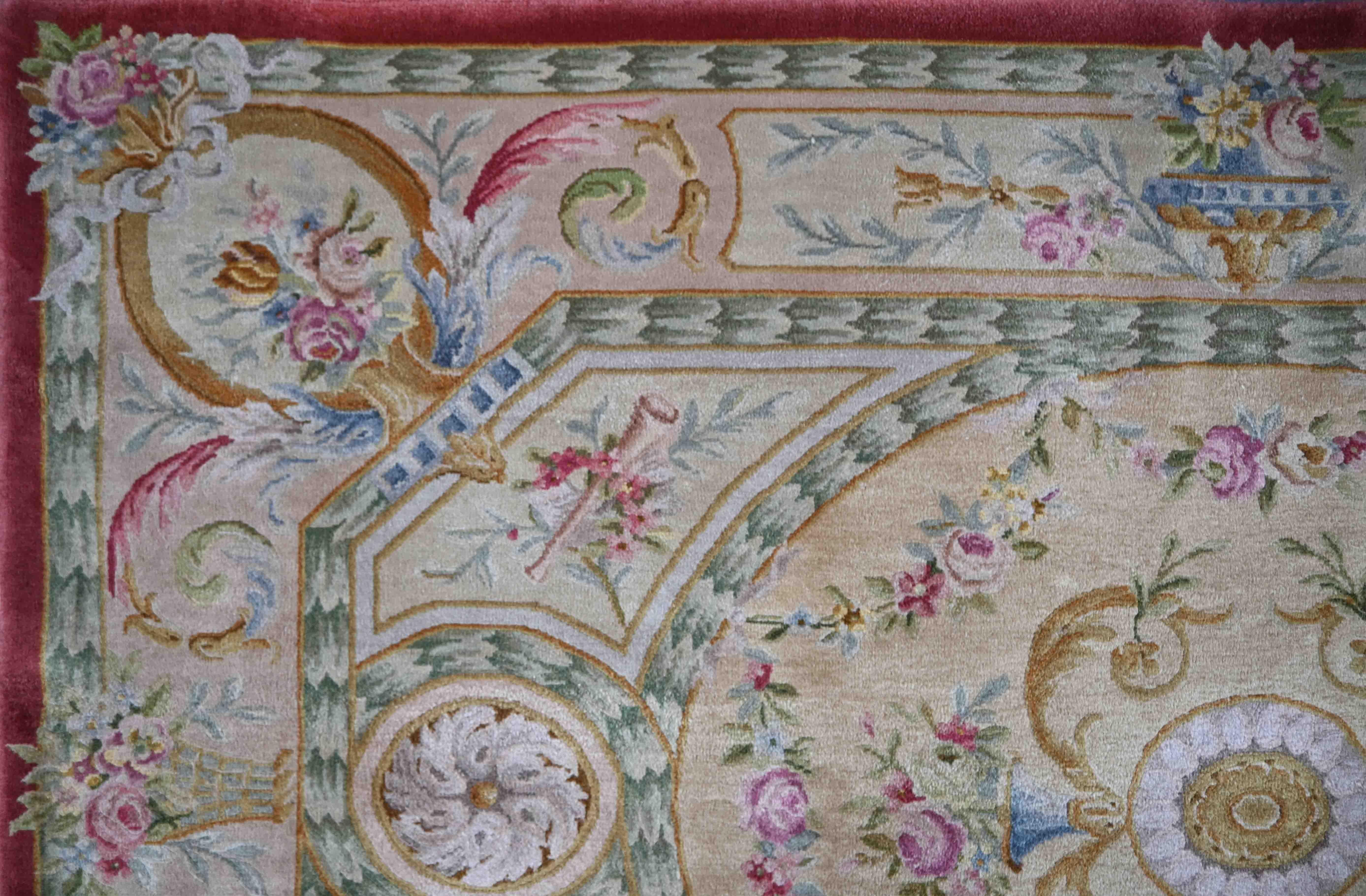 Important Royale French Carpet from the Savonnerie factory - 2m70x1m70 - No 1557 In Excellent Condition For Sale In Paris, FR