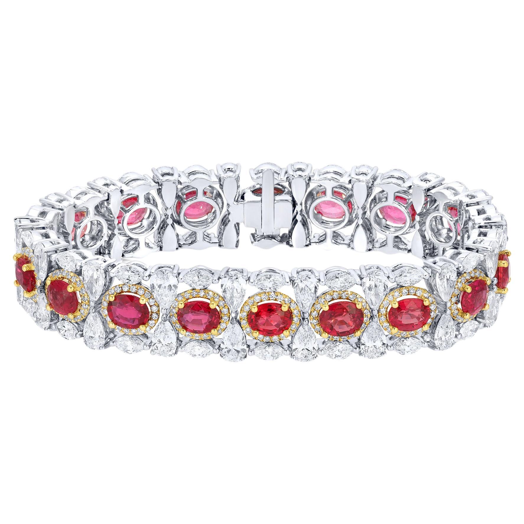 Armband mit bedeutendem Rubin und Diamanten 30.9 Karat 18K Gold im Angebot