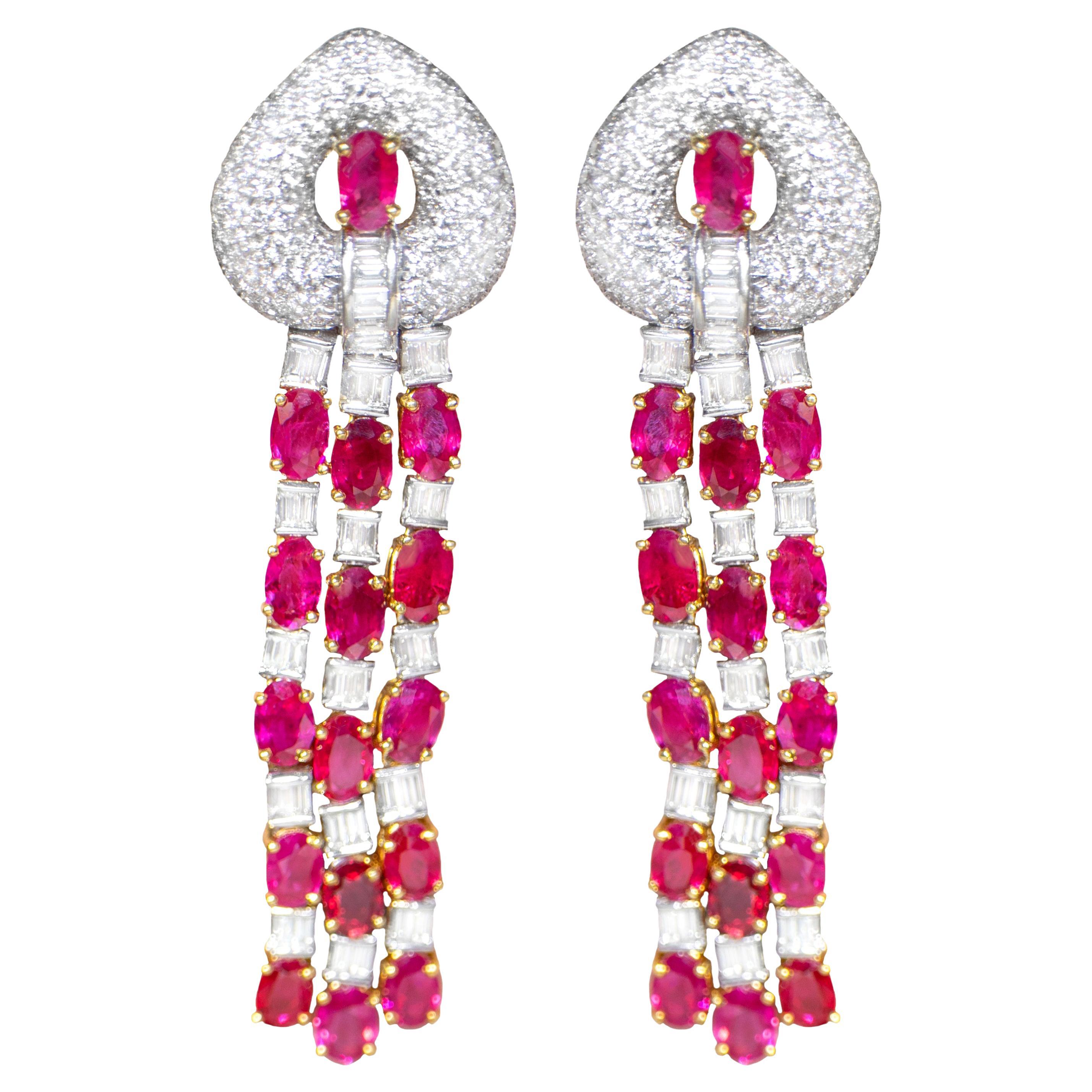 Important Boucles d'oreilles chandelier en rubis et diamants 19 carats or 18K en vente