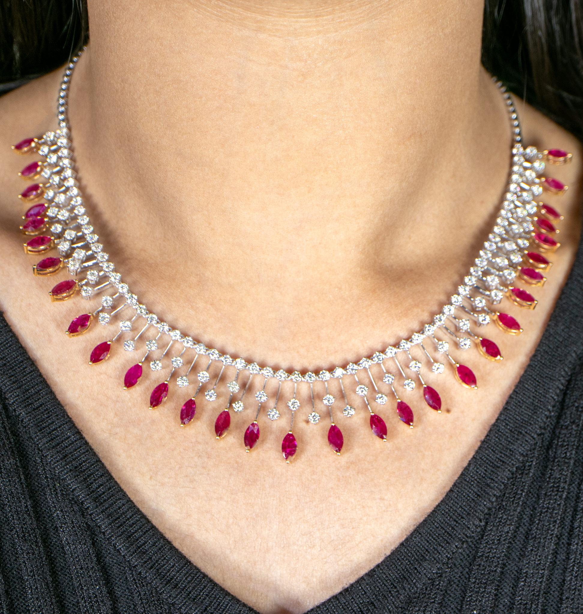 Important Ruby and Diamond Necklace 18.9 Carats 18K Gold For Sale 2