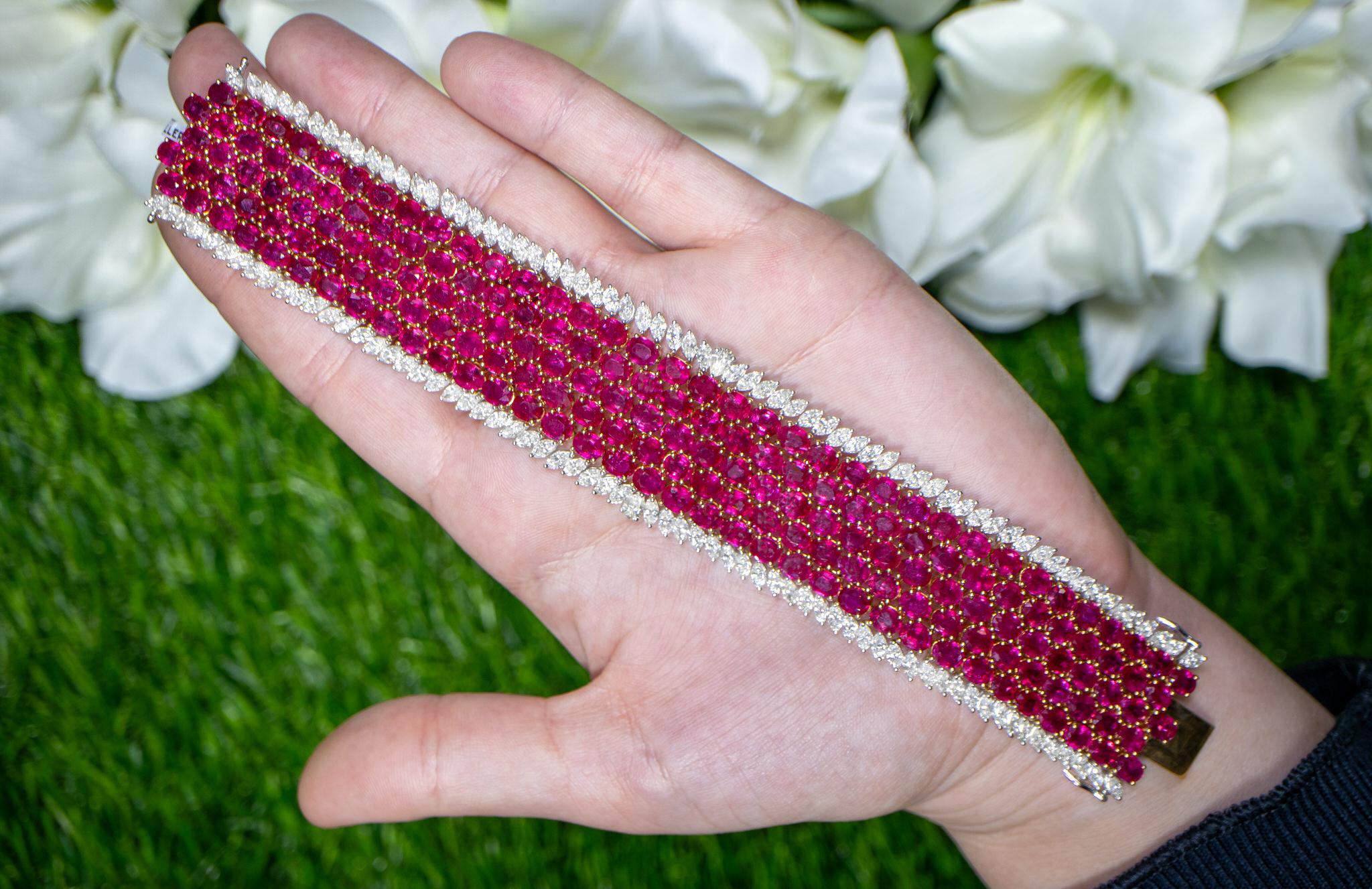 Importante bracciale di rubini con diamanti 86,2 carati in oro 18 carati in vendita 4