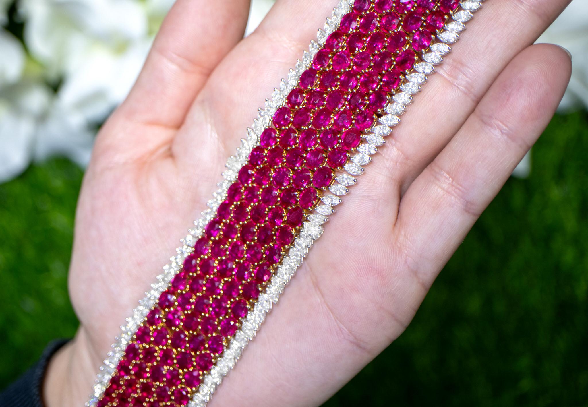 Importante bracciale di rubini con diamanti 86,2 carati in oro 18 carati In condizioni ottime in vendita a Aliso Viejo, CA