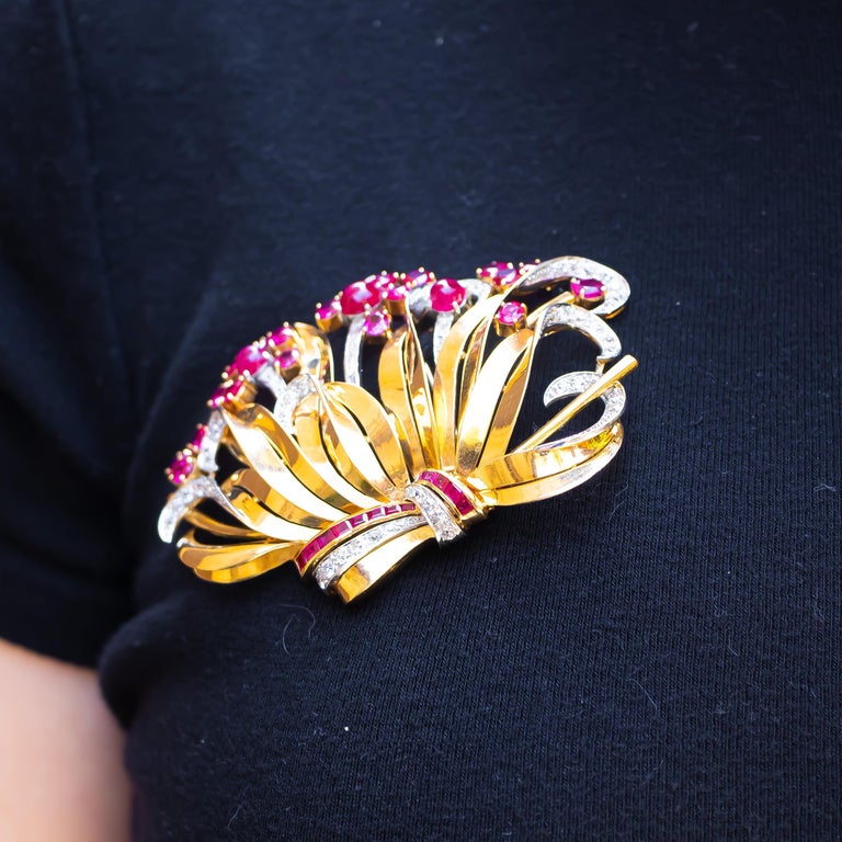 Important Ruby Brooch 12.5 Carat with Diamonds 4 Carat at 1stDibs