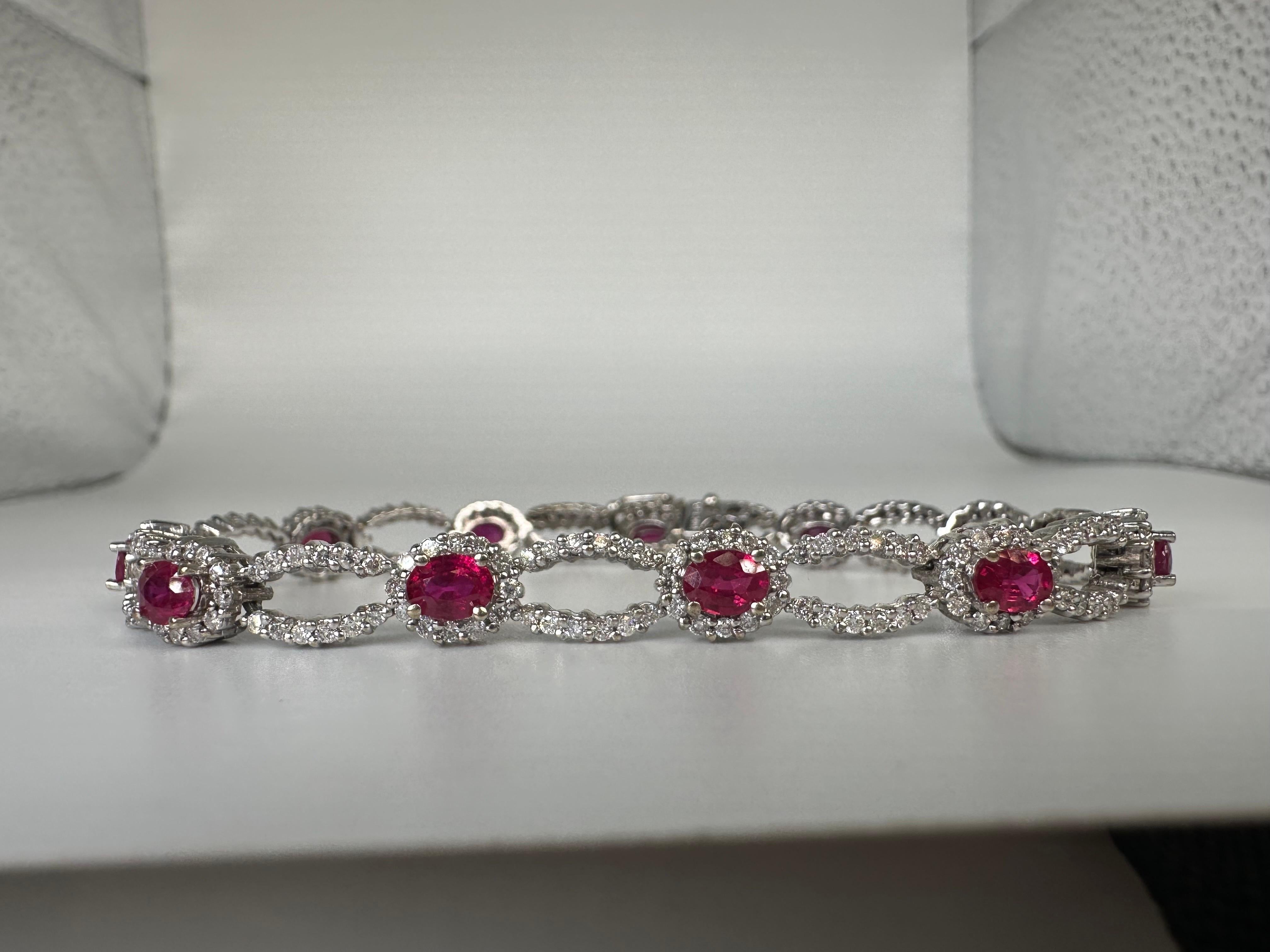Important ruby & diamond bracelet in 18Kt white gold In New Condition In Jupiter, FL