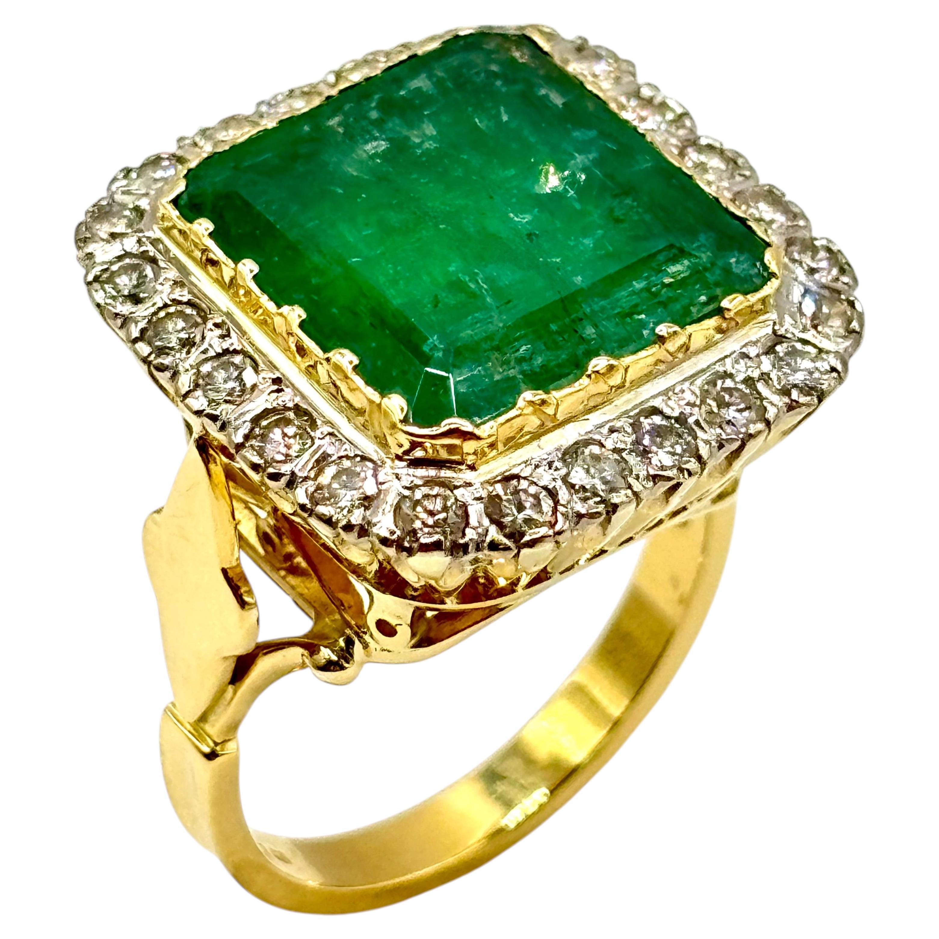 Vintage 11 Carat Large rare Russian Emerald Ring 18ct Gold, Diamonds London 1975