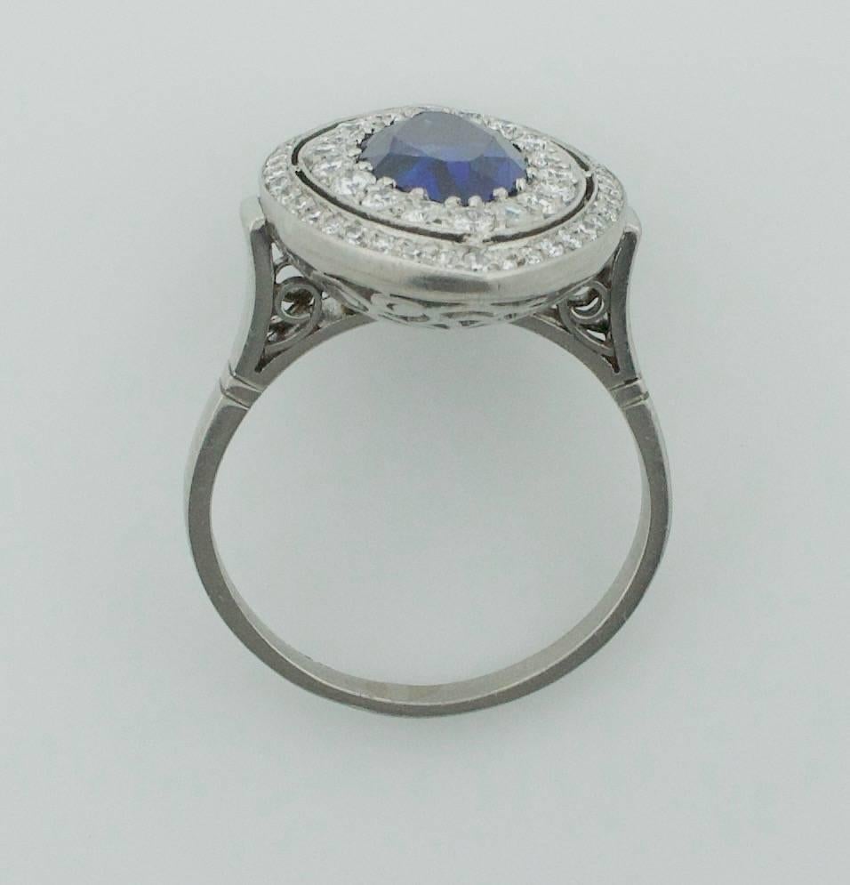 Important Sapphire and Diamond Ring in Platinum, circa 1960s In Excellent Condition For Sale In Wailea, HI