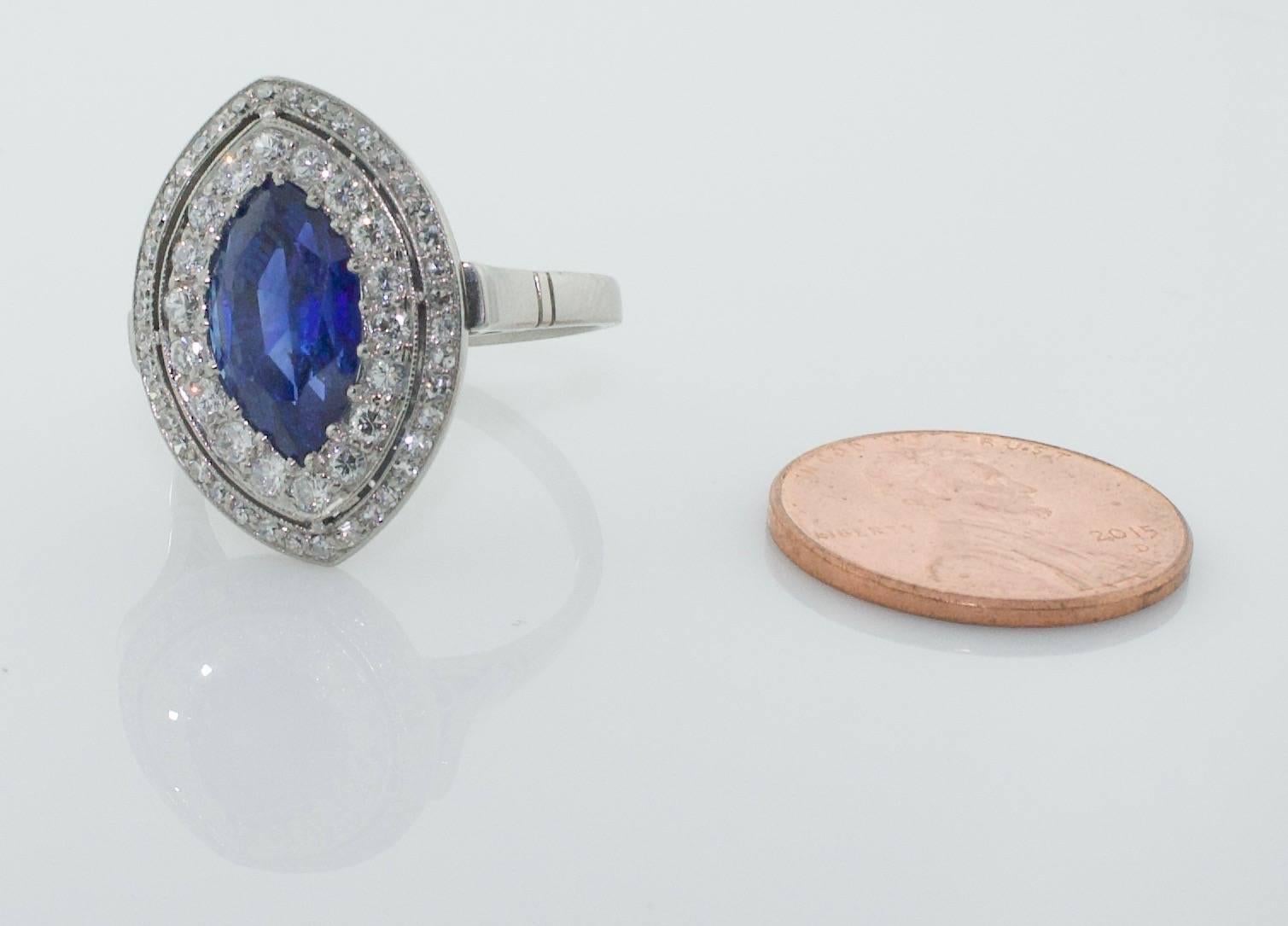 Women's Important Sapphire and Diamond Ring in Platinum, circa 1960s For Sale