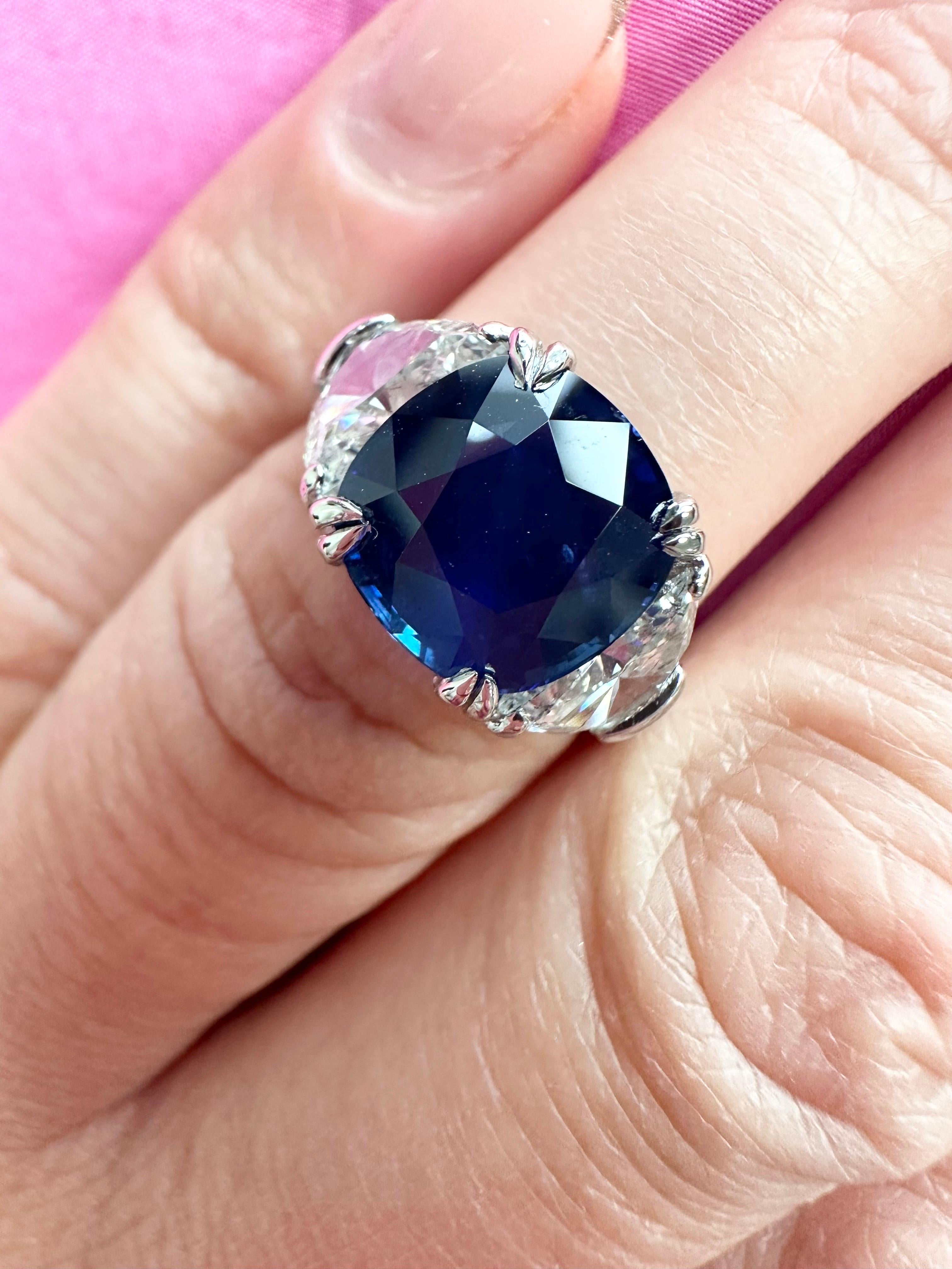 Important Sapphire & Diamond ring in platinum In New Condition For Sale In Jupiter, FL