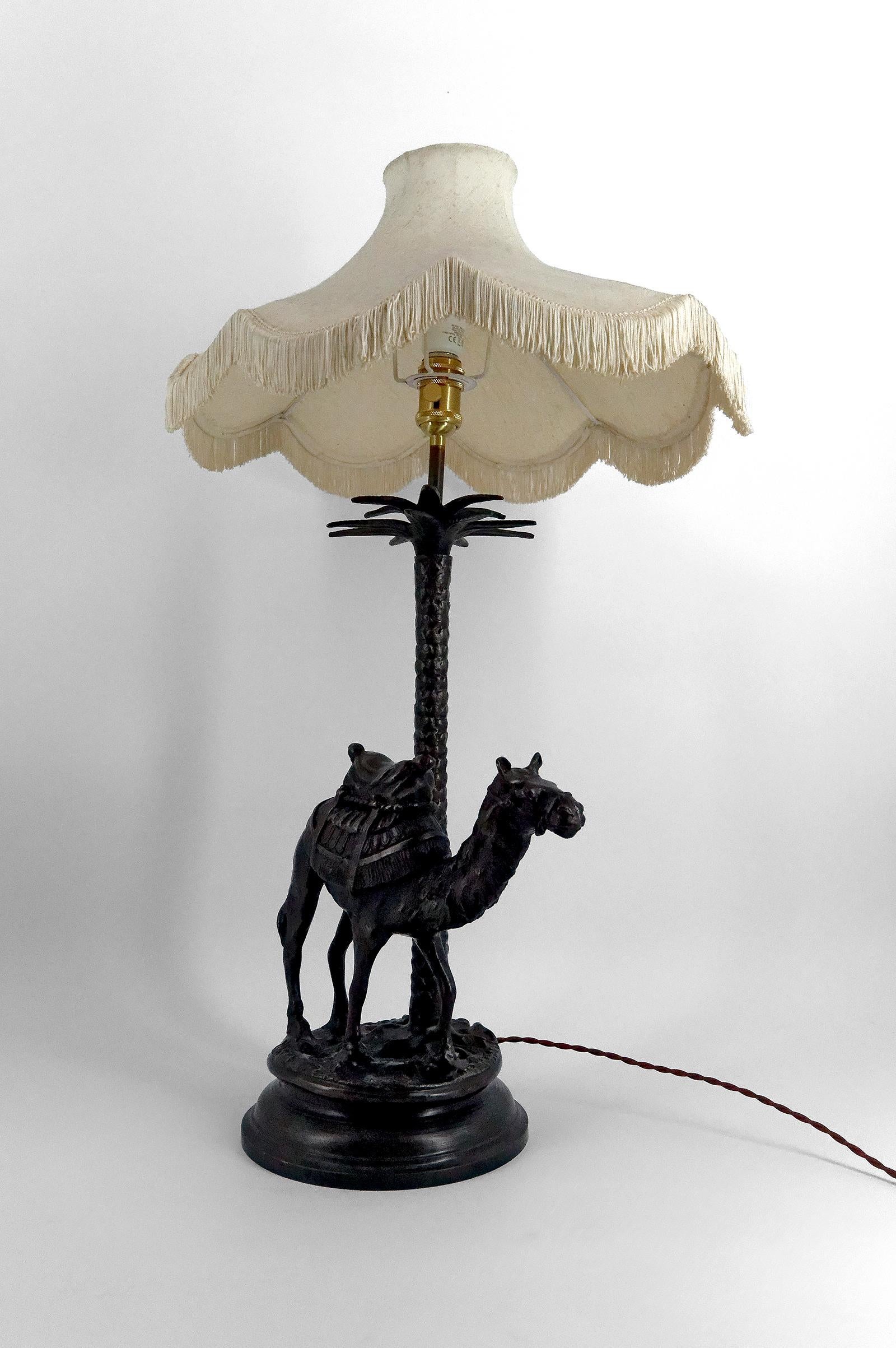 Patinated Important Sculptural Orientalist Lamp in Bronze, 