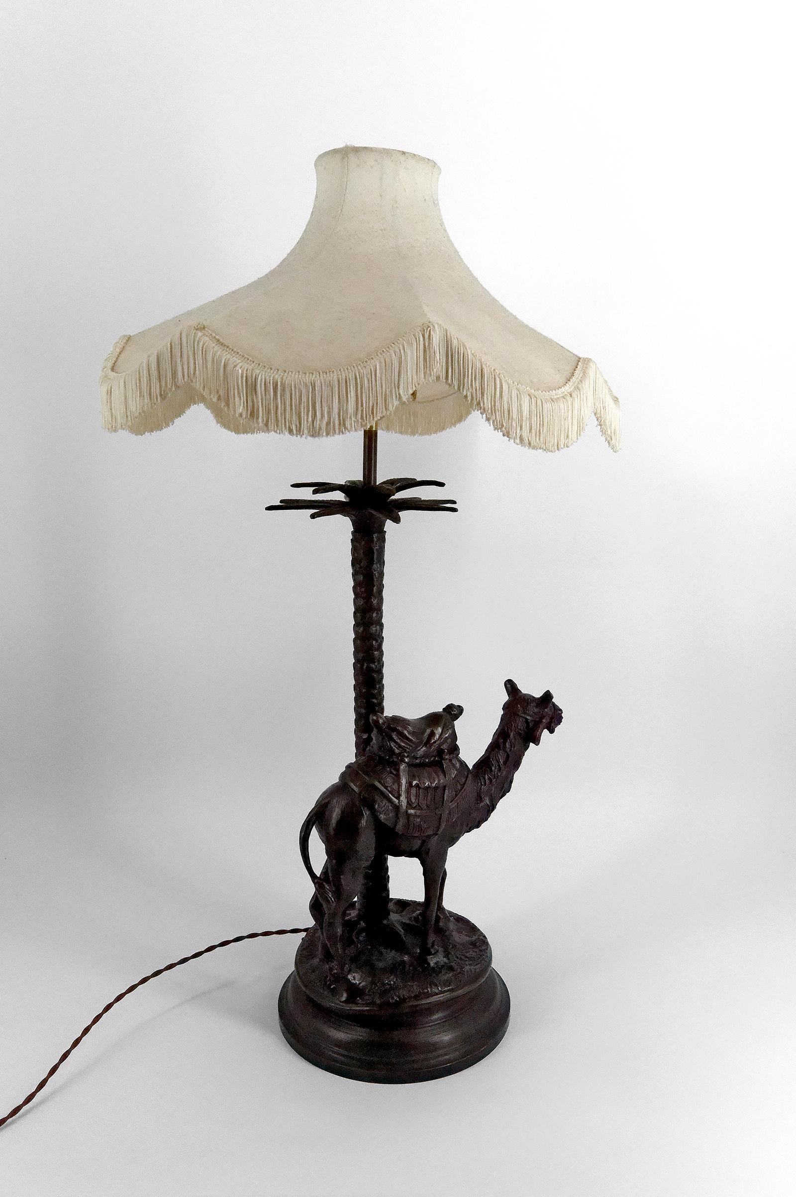 Metal Important Sculptural Orientalist Lamp in Bronze, 